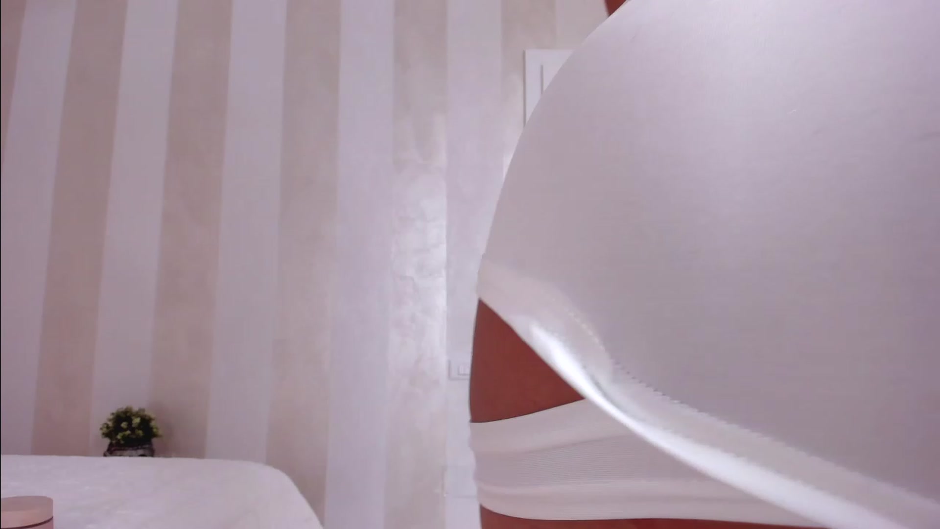 Gallery image thumbnail from Maya_Di's myfreecams stream on, 01/03/2024, 22:40 image 5 of 20