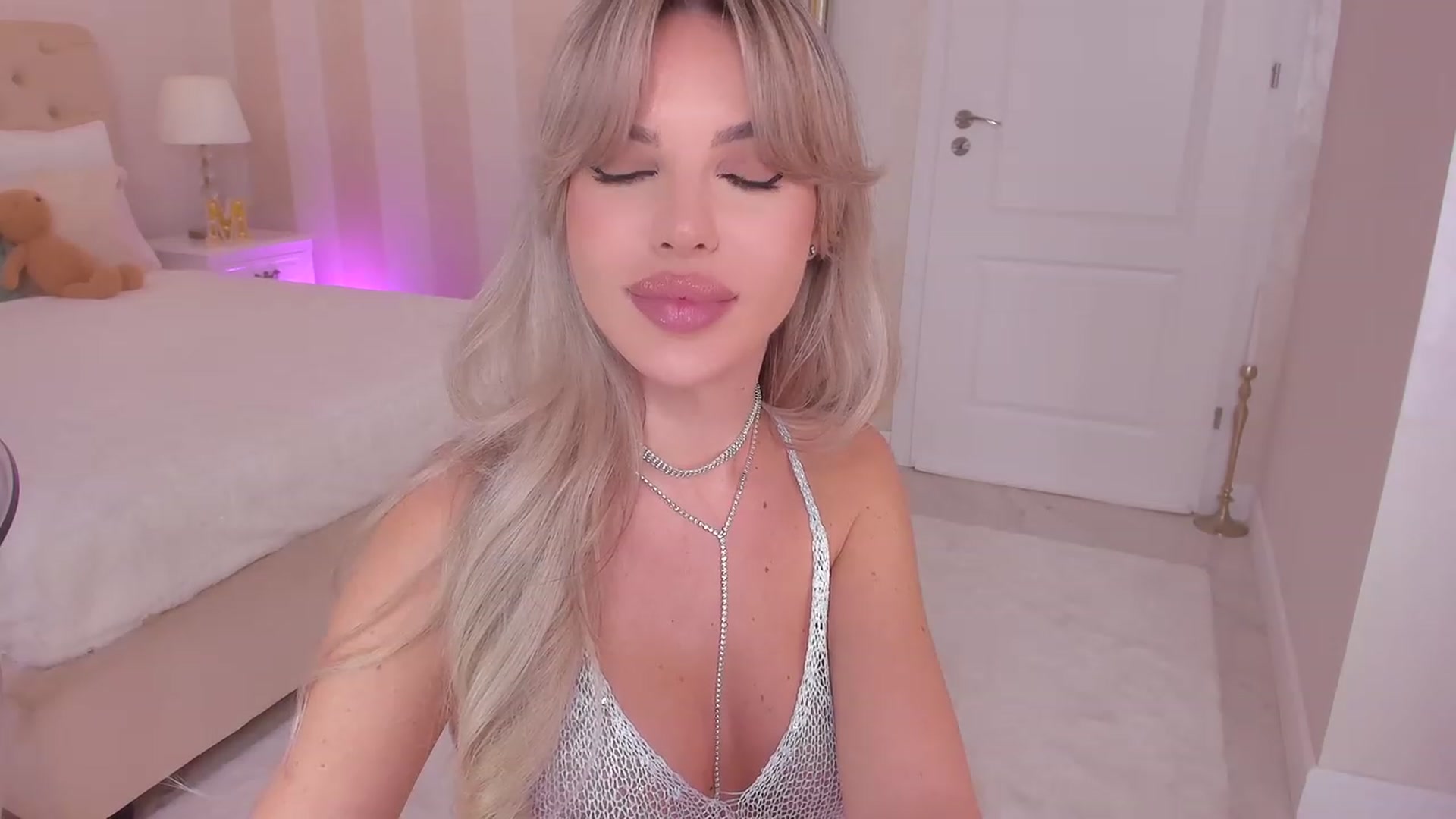 Gallery image thumbnail from Maya_Di's myfreecams stream on, 03/06/2024, 23:19 image 14 of 20