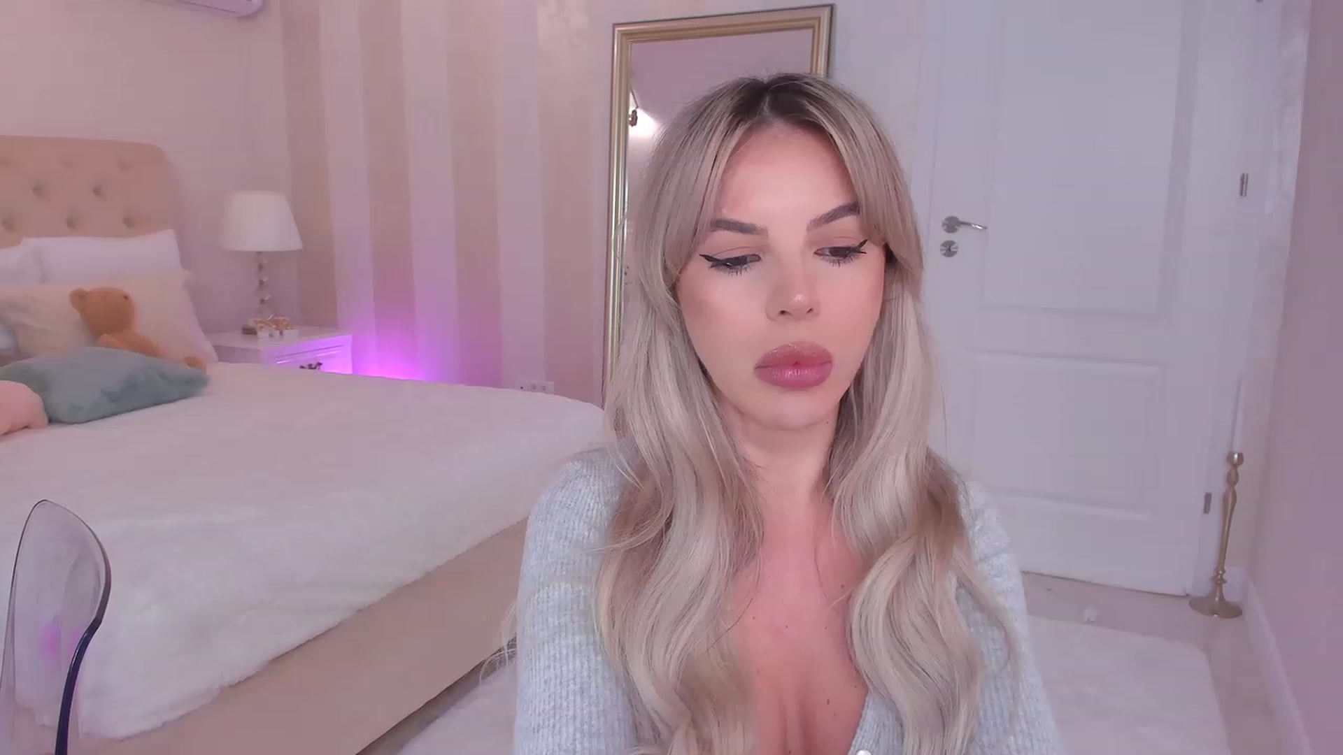 Gallery image thumbnail from Maya_Di's myfreecams stream on, 03/08/2024, 23:17 image 2 of 20