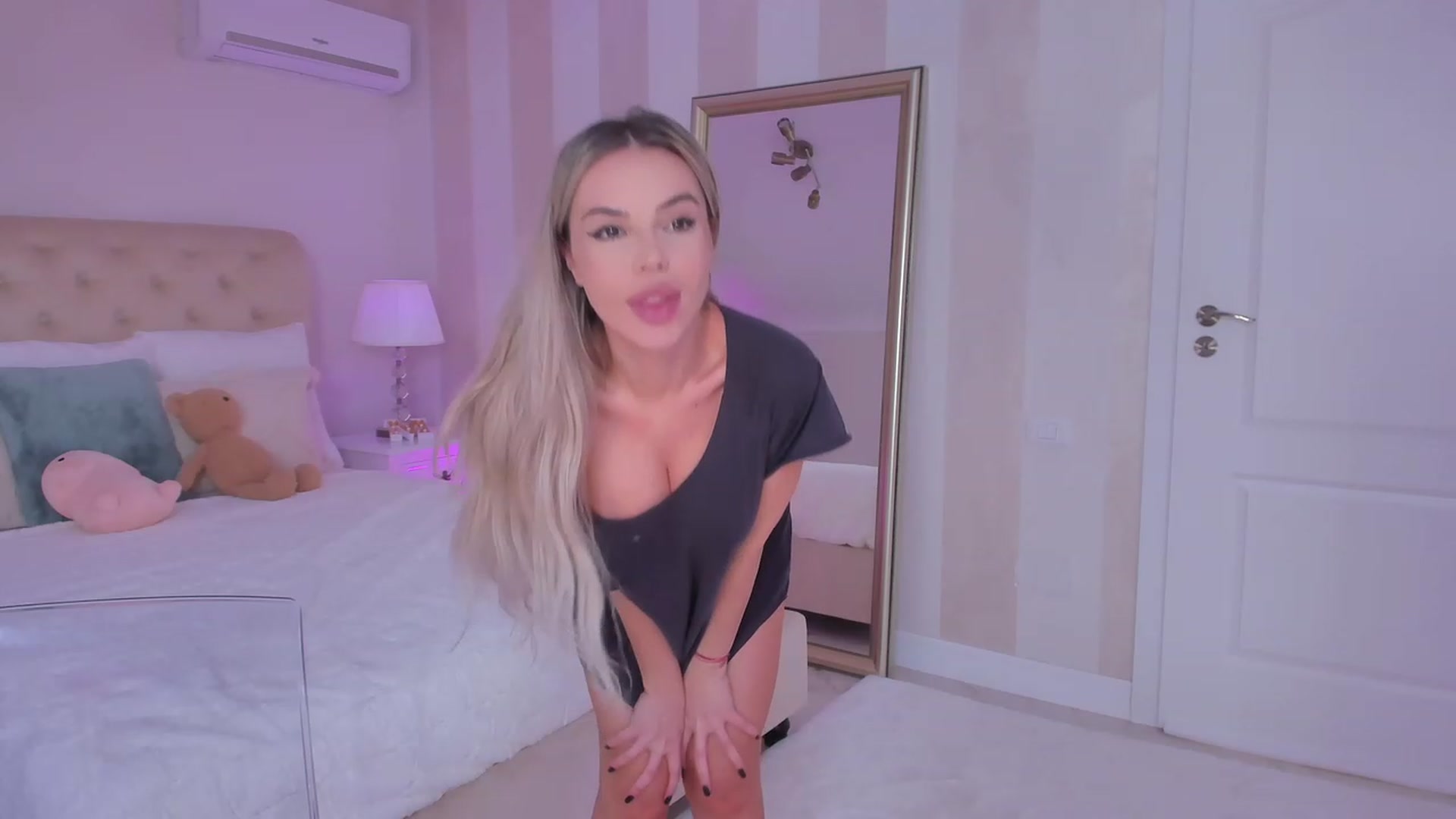 Gallery image thumbnail from Maya_Di's myfreecams stream on, 03/14/2024, 24:37 image 12 of 20