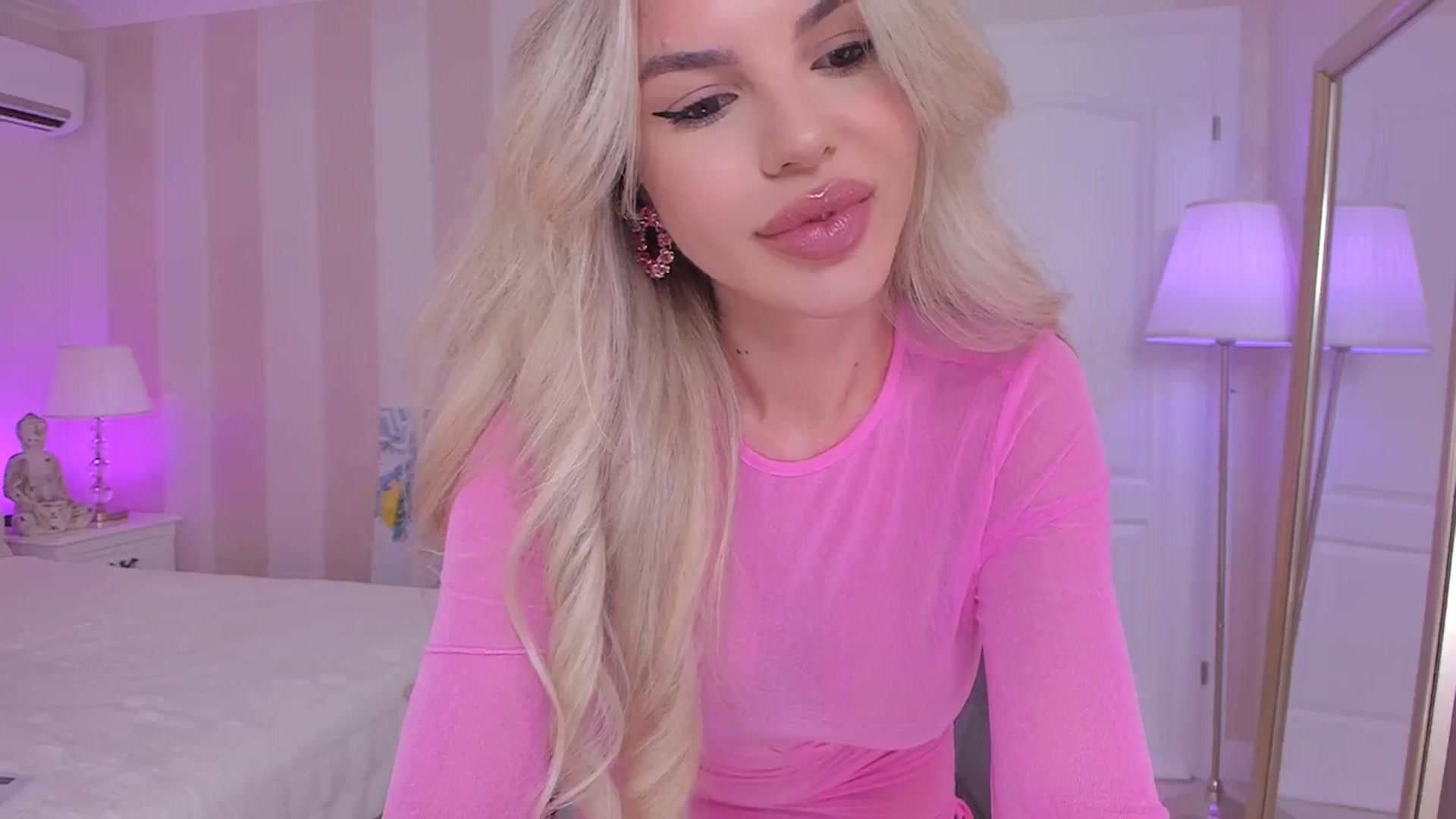Gallery image thumbnail from Maya_Di's myfreecams stream on, 06/02/2024, 23:05 image 7 of 20