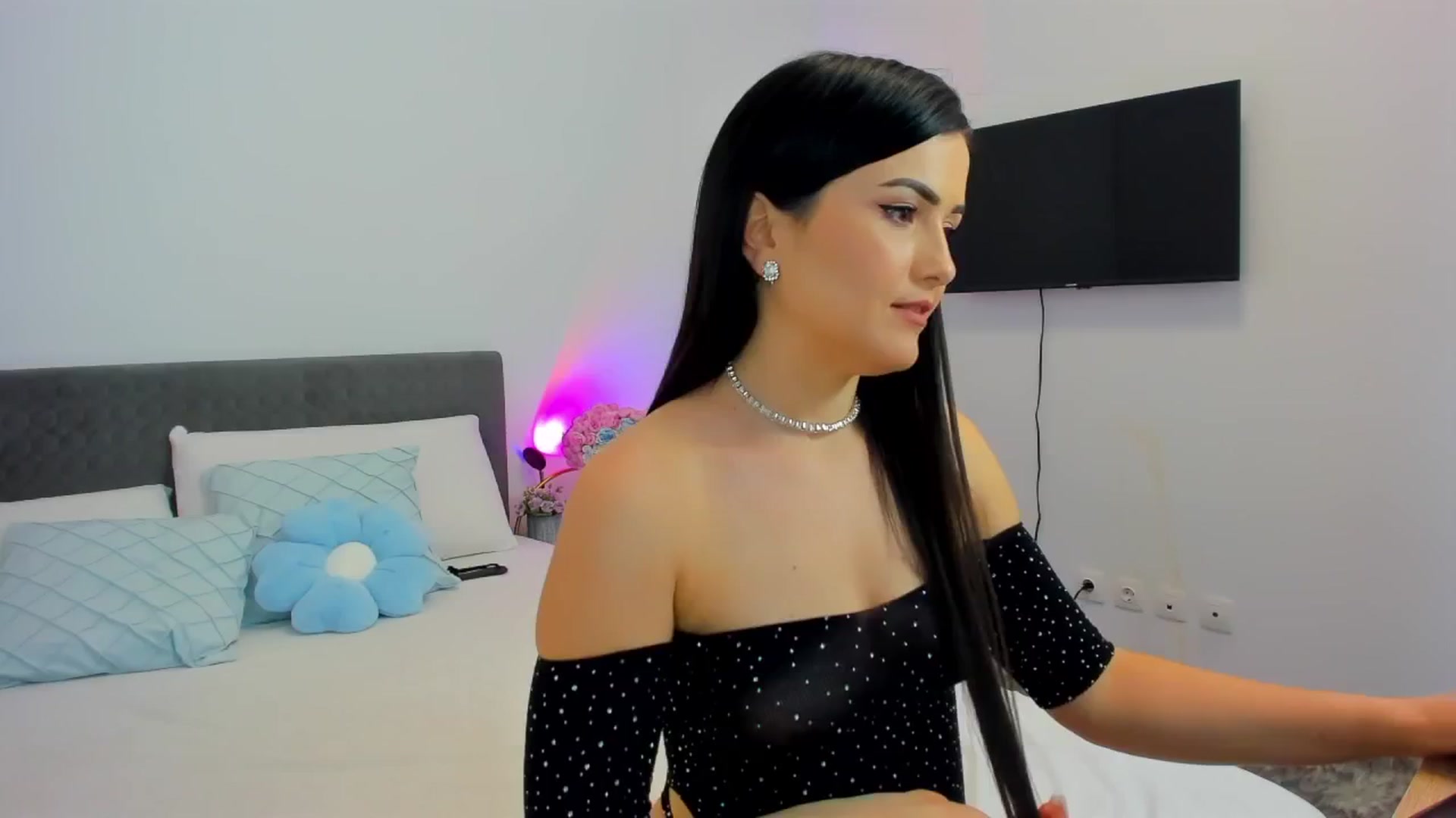 Gallery image thumbnail from Mayaaa's myfreecams stream on, 04/25/2025, 18:31 image 15 of 20