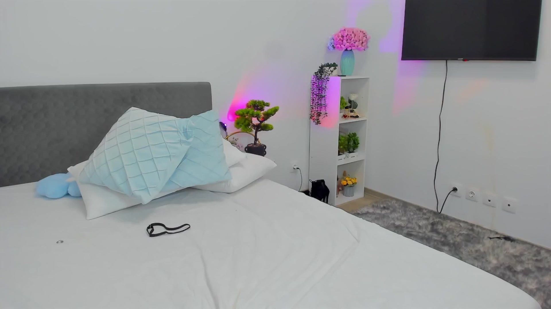 Gallery image thumbnail from Mayaaa's myfreecams stream on, 04/27/2025, 17:38 image 13 of 20