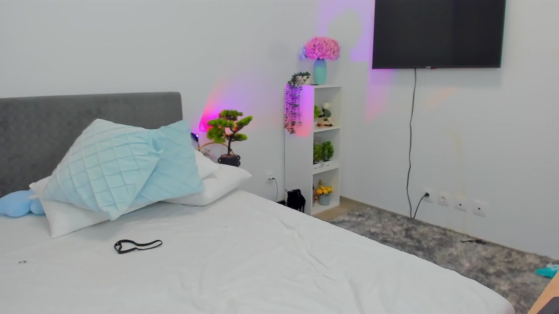 Gallery image thumbnail from Mayaaa's myfreecams stream on, 04/27/2025, 18:20 image 4 of 20