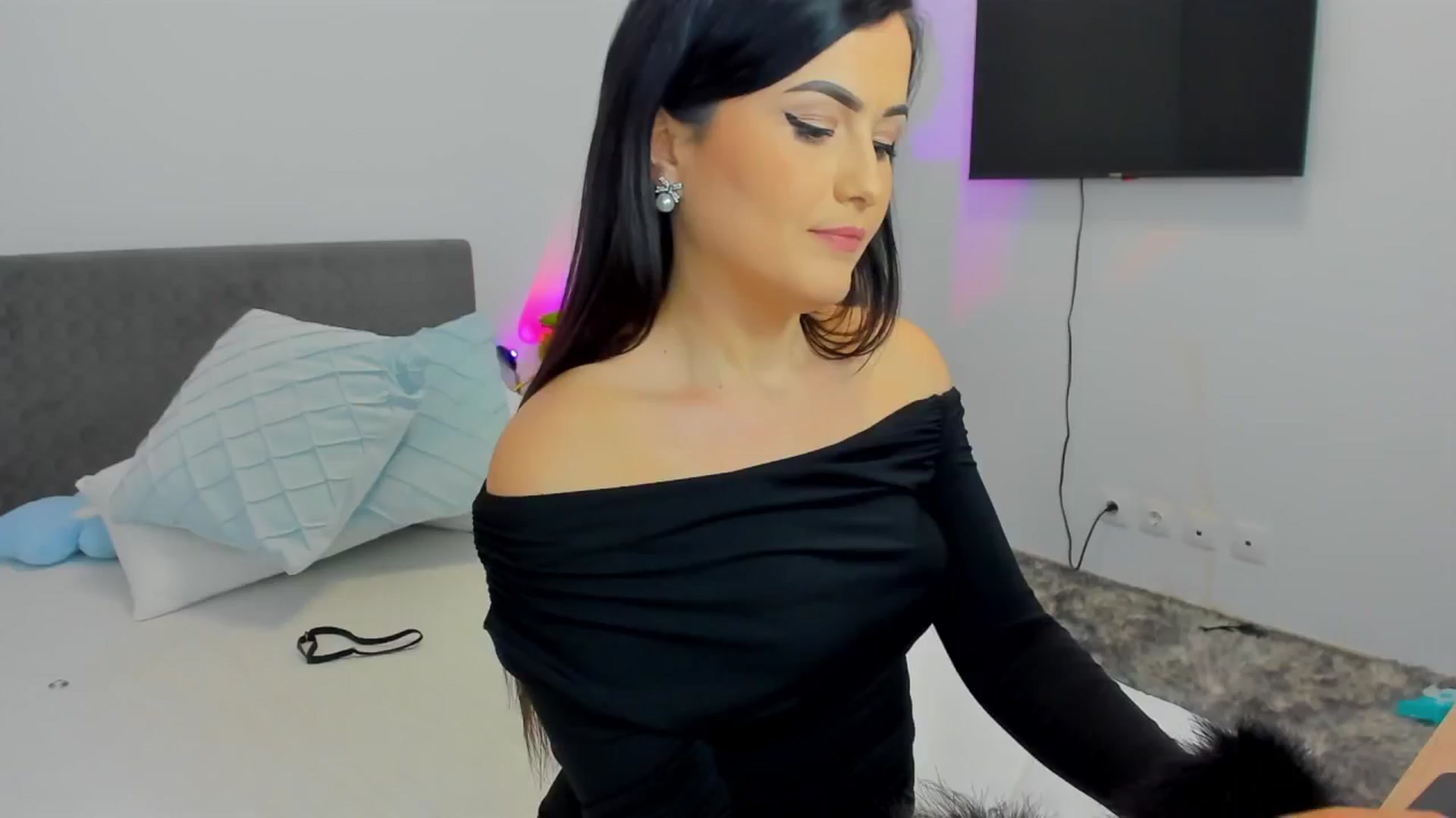 Gallery image thumbnail from Mayaaa's myfreecams stream on, 04/27/2025, 18:20 image 10 of 20