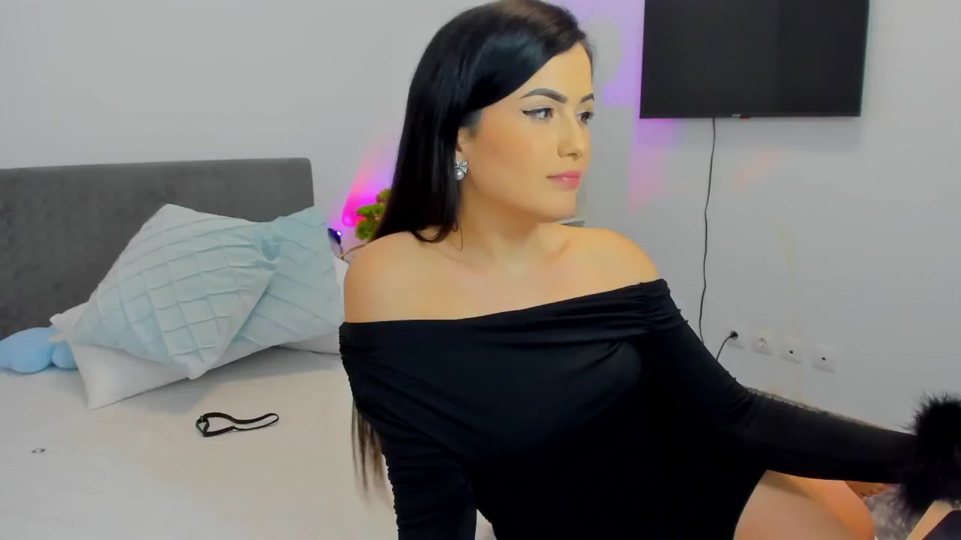 Gallery image thumbnail from Mayaaa's myfreecams stream on, 04/27/2025, 18:20 image 8 of 20
