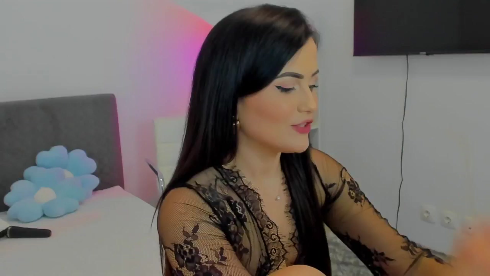 Gallery image thumbnail from Mayaaa's myfreecams stream on, 04/30/2025, 18:15 image 16 of 20