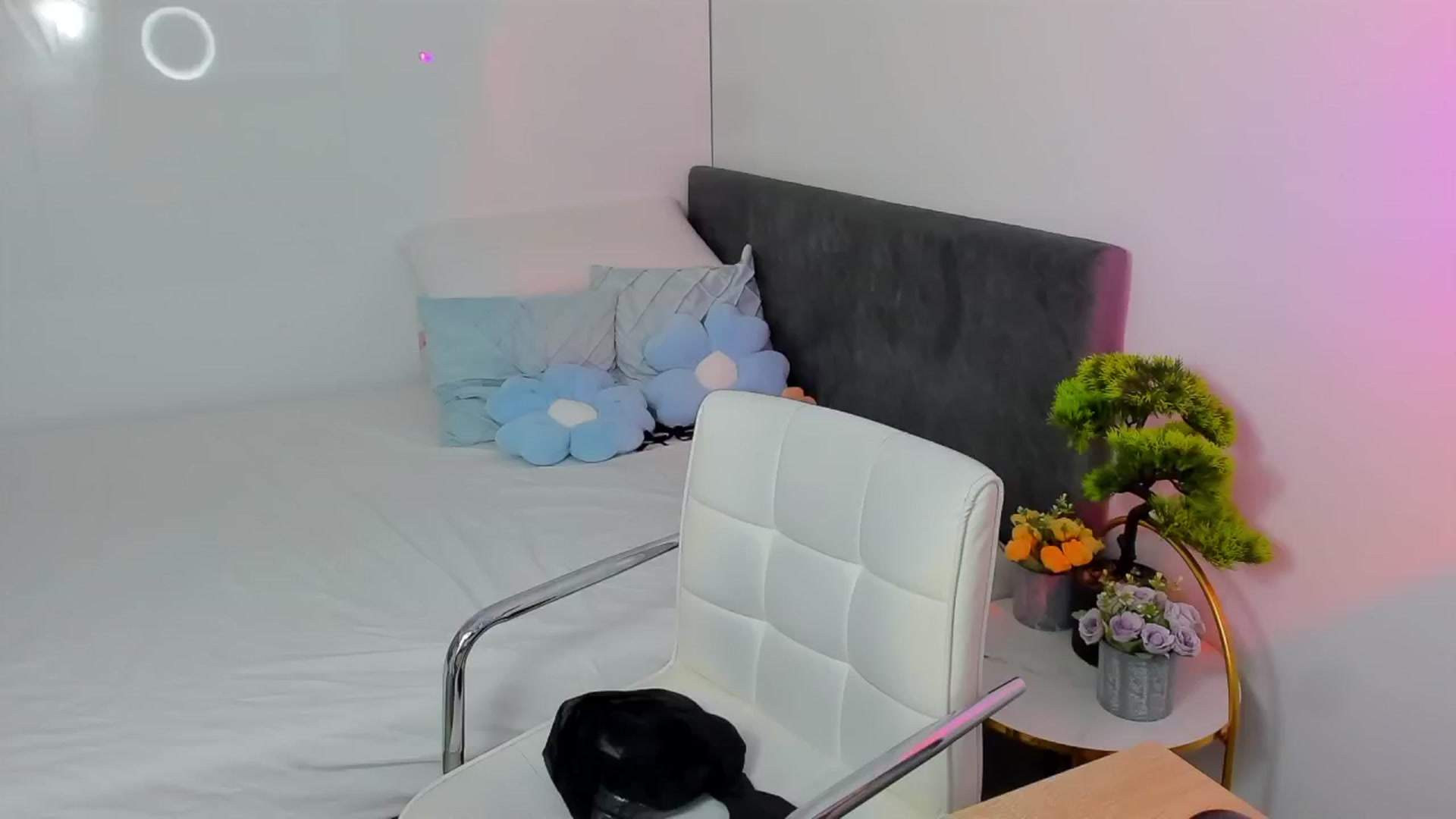 Gallery image thumbnail from Mayaaa's myfreecams stream on, 05/05/2025, 18:49 image 4 of 20