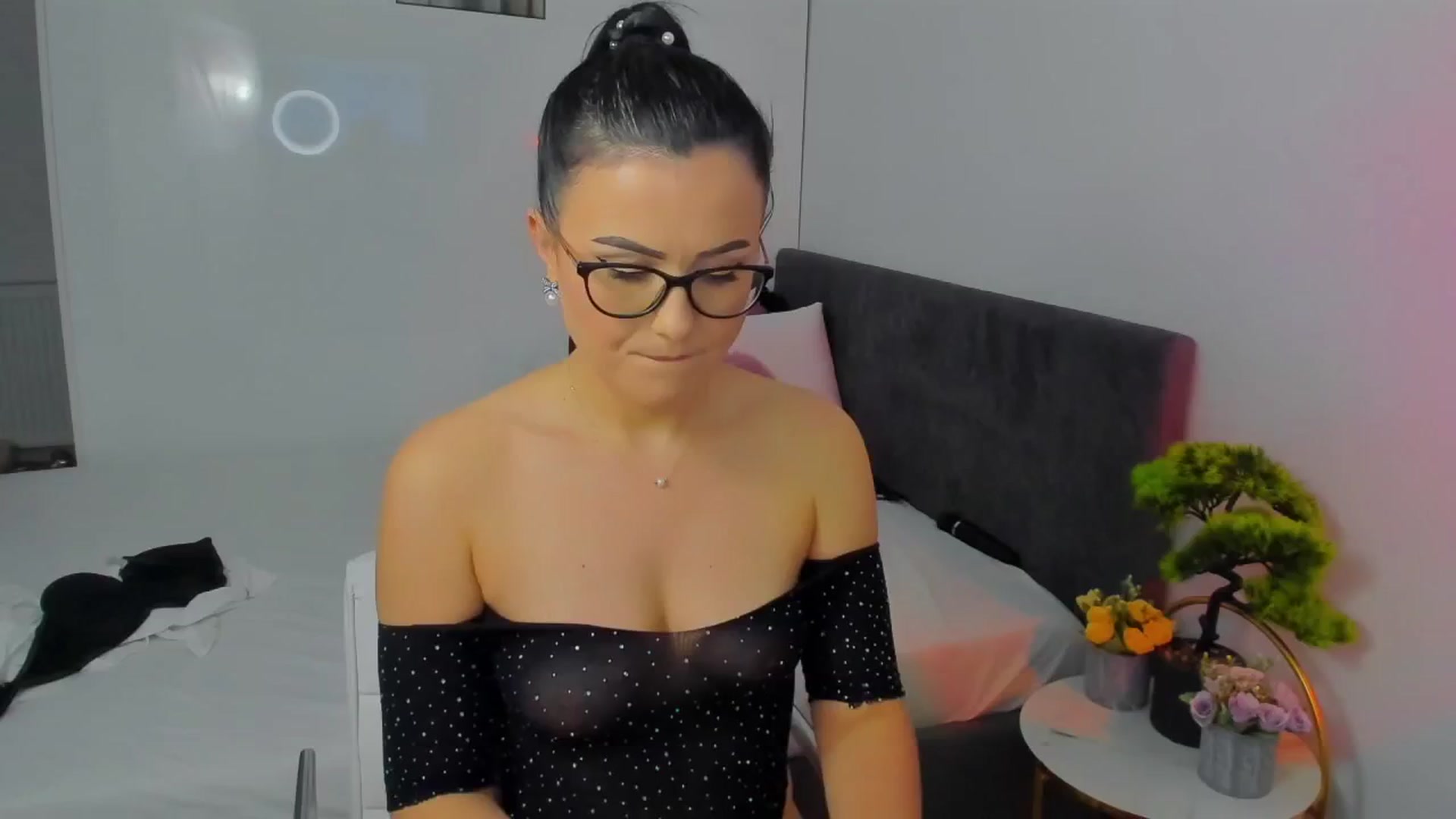 Gallery image thumbnail from Mayaaa's myfreecams stream on, 05/10/2025, 19:27 image 13 of 20