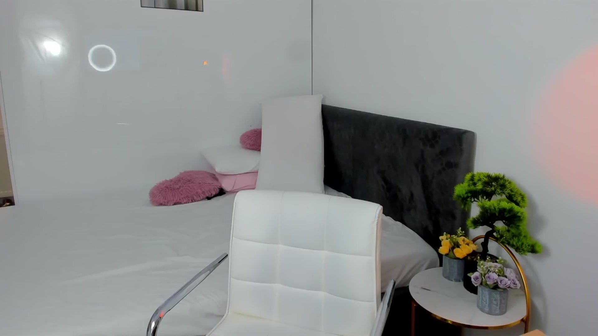Gallery image thumbnail from Mayaaa's myfreecams stream on, 05/12/2025, 18:37 image 1 of 20
