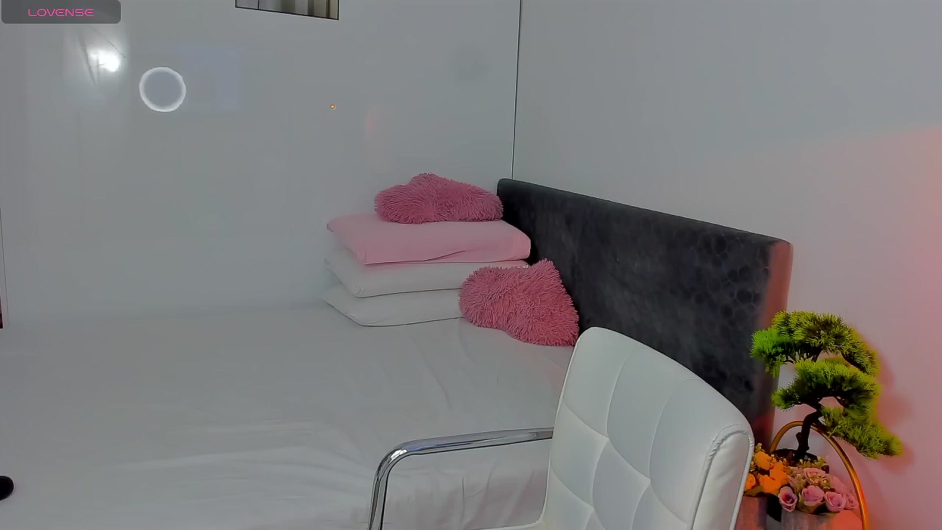 Gallery image thumbnail from Mayaaa's myfreecams stream on, 05/24/2025, 17:28 image 19 of 20