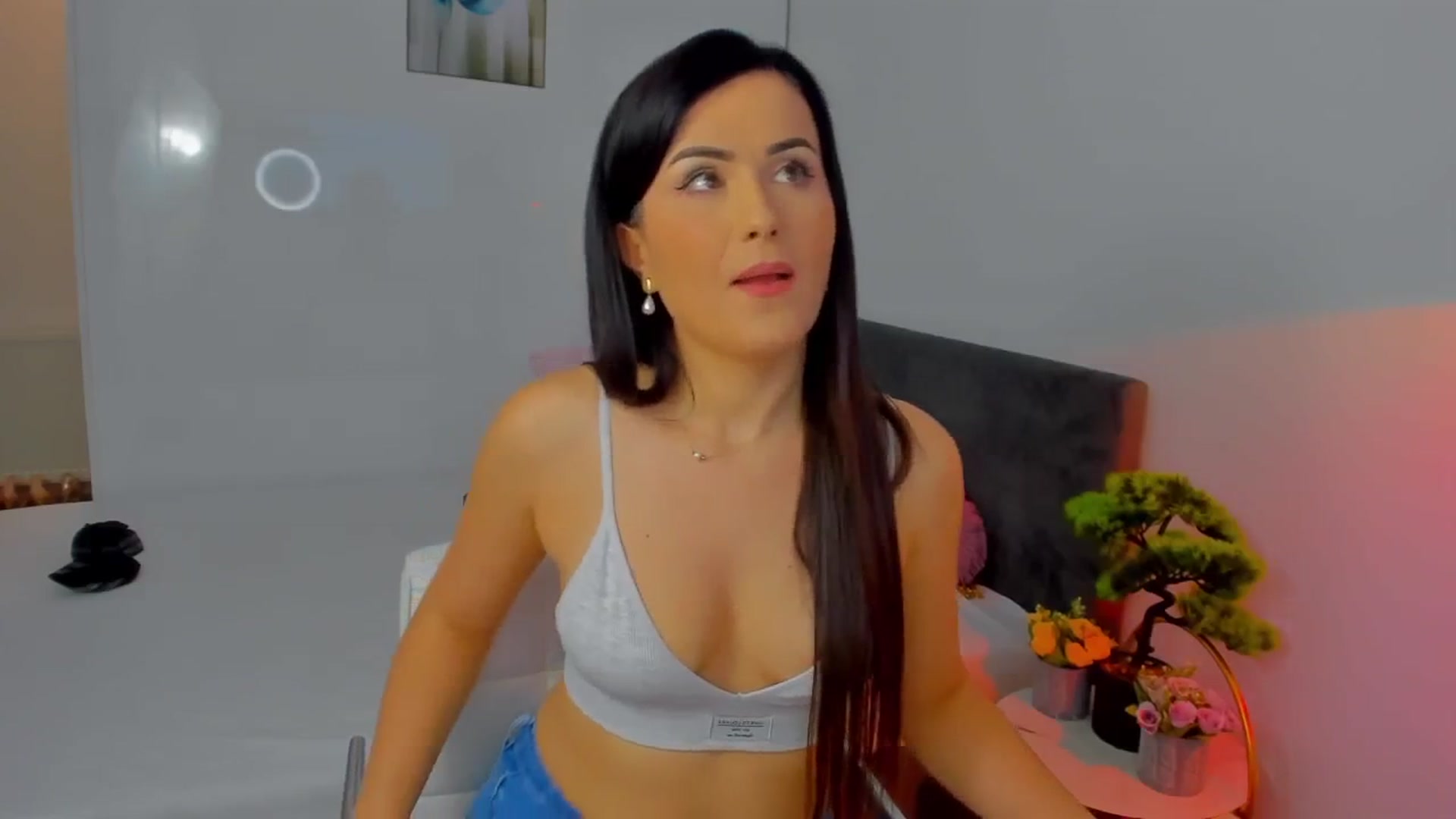 Gallery image thumbnail from Mayaaa's myfreecams stream on, 05/28/2025, 17:25 image 18 of 20