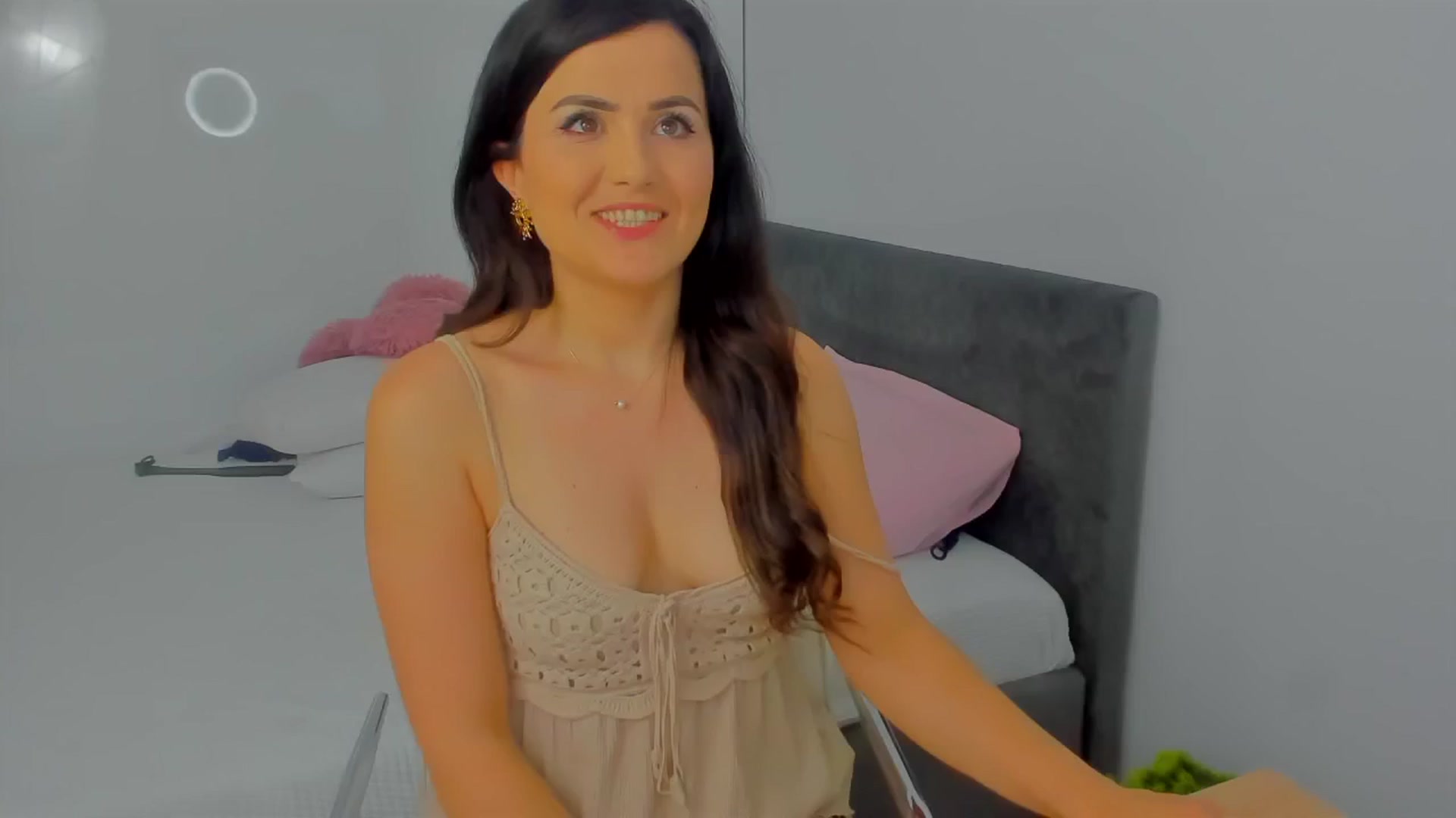 Gallery image thumbnail from Mayaaa's myfreecams stream on, 06/05/2025, 09:00 image 16 of 20