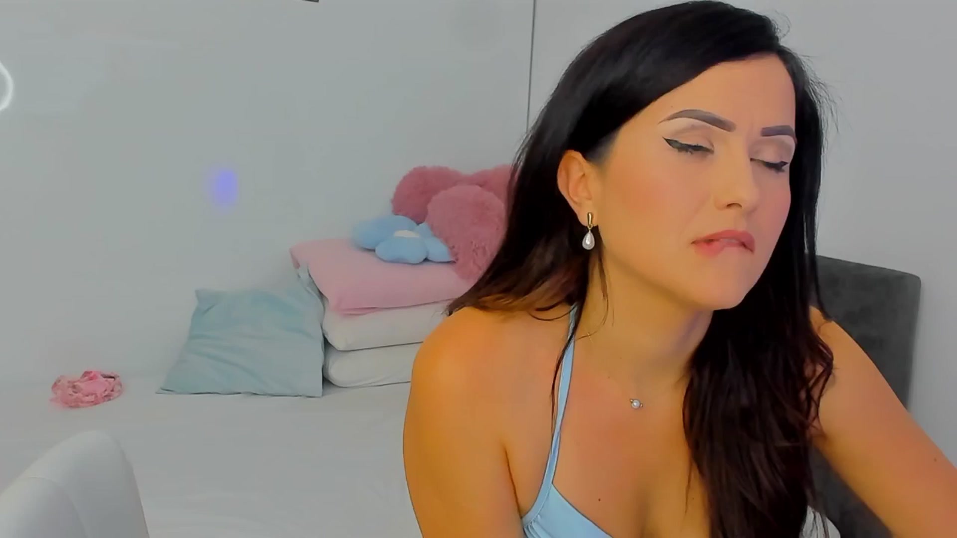 Gallery image thumbnail from Mayaaa's myfreecams stream on, 07/04/2025, 15:58 image 15 of 20