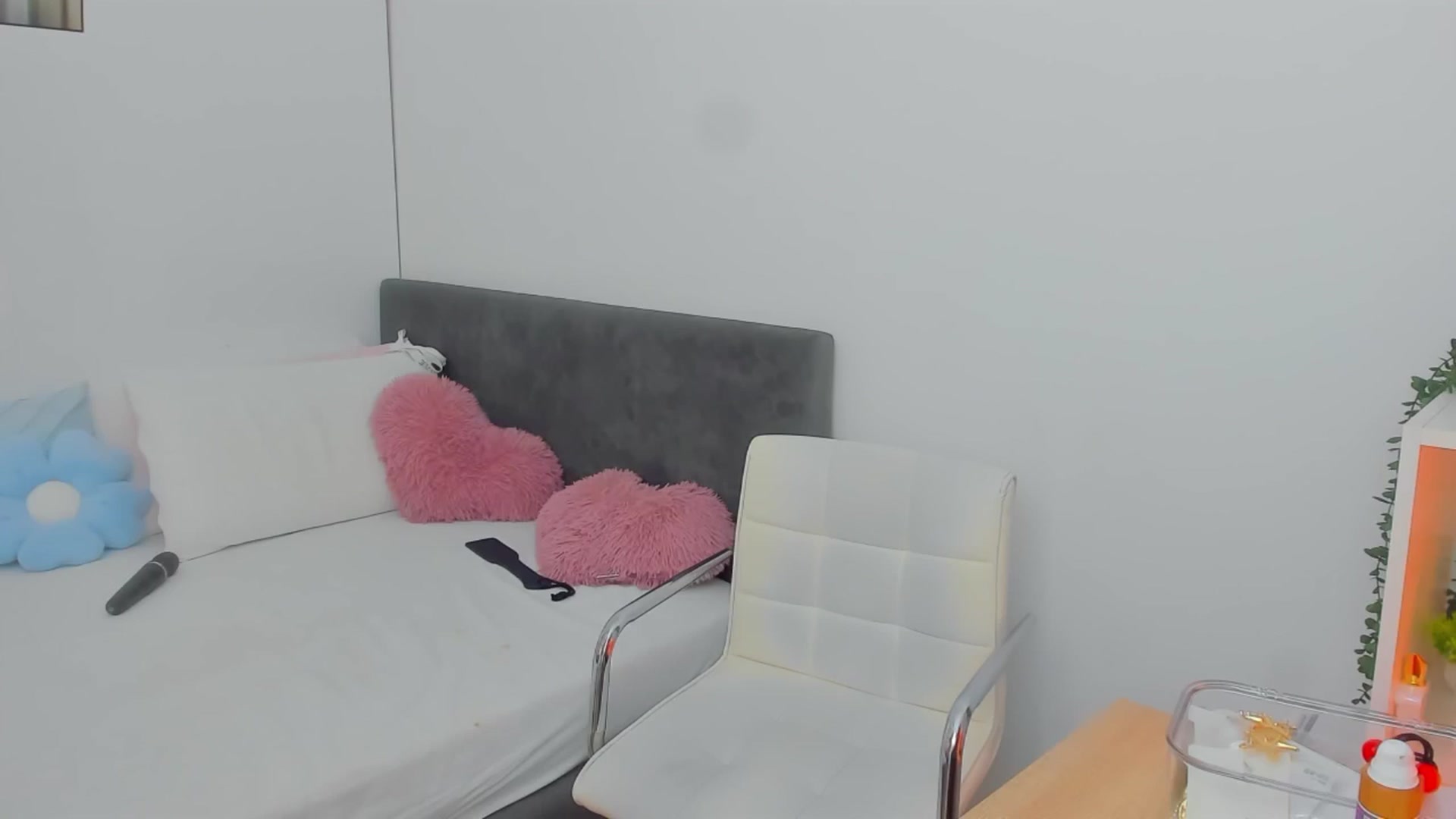 Gallery image thumbnail from Mayaaa's myfreecams stream on, 07/06/2025, 15:50 image 8 of 20