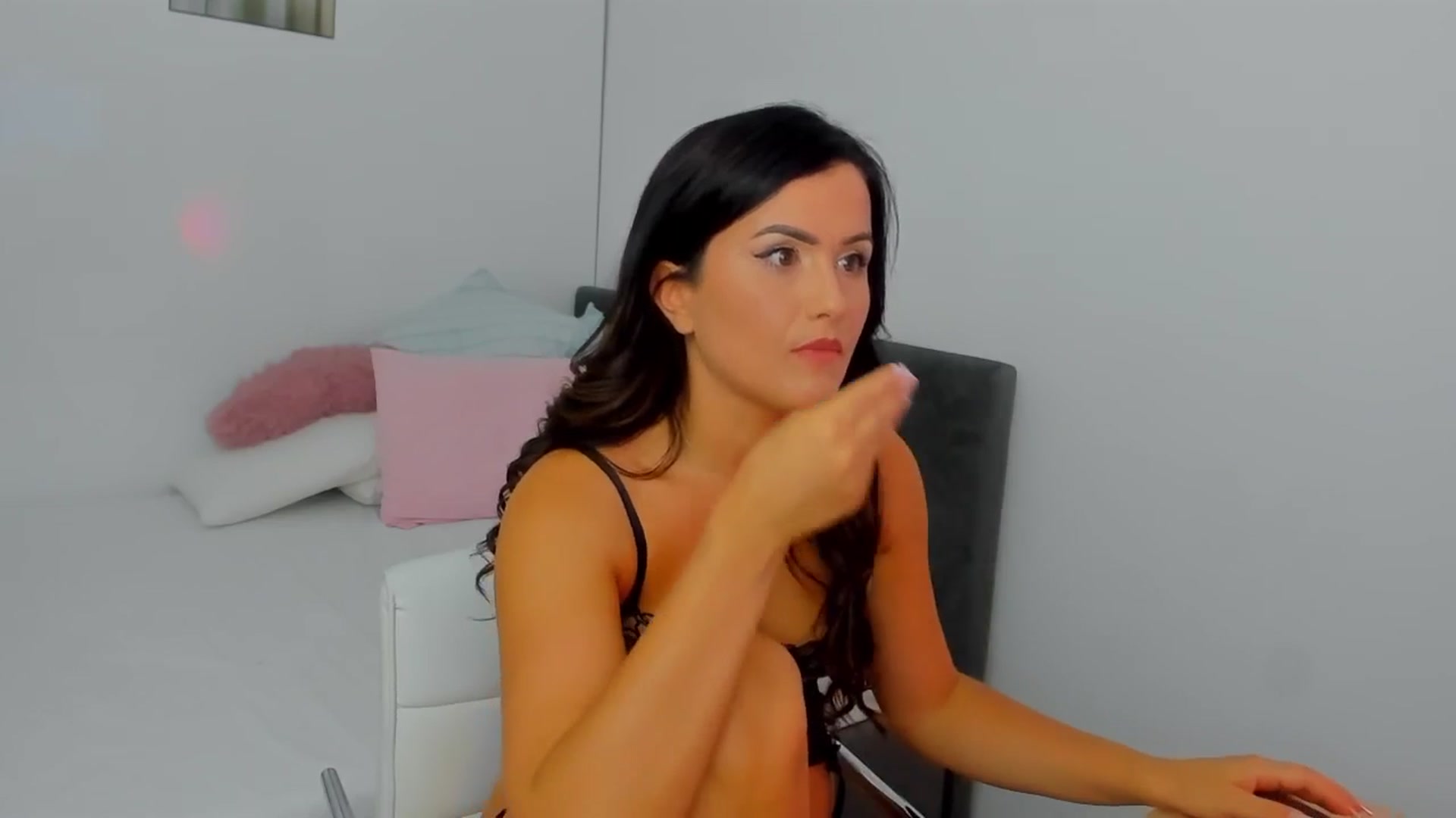 Gallery image thumbnail from Mayaaa's myfreecams stream on, 08/03/2025, 18:22 image 9 of 20