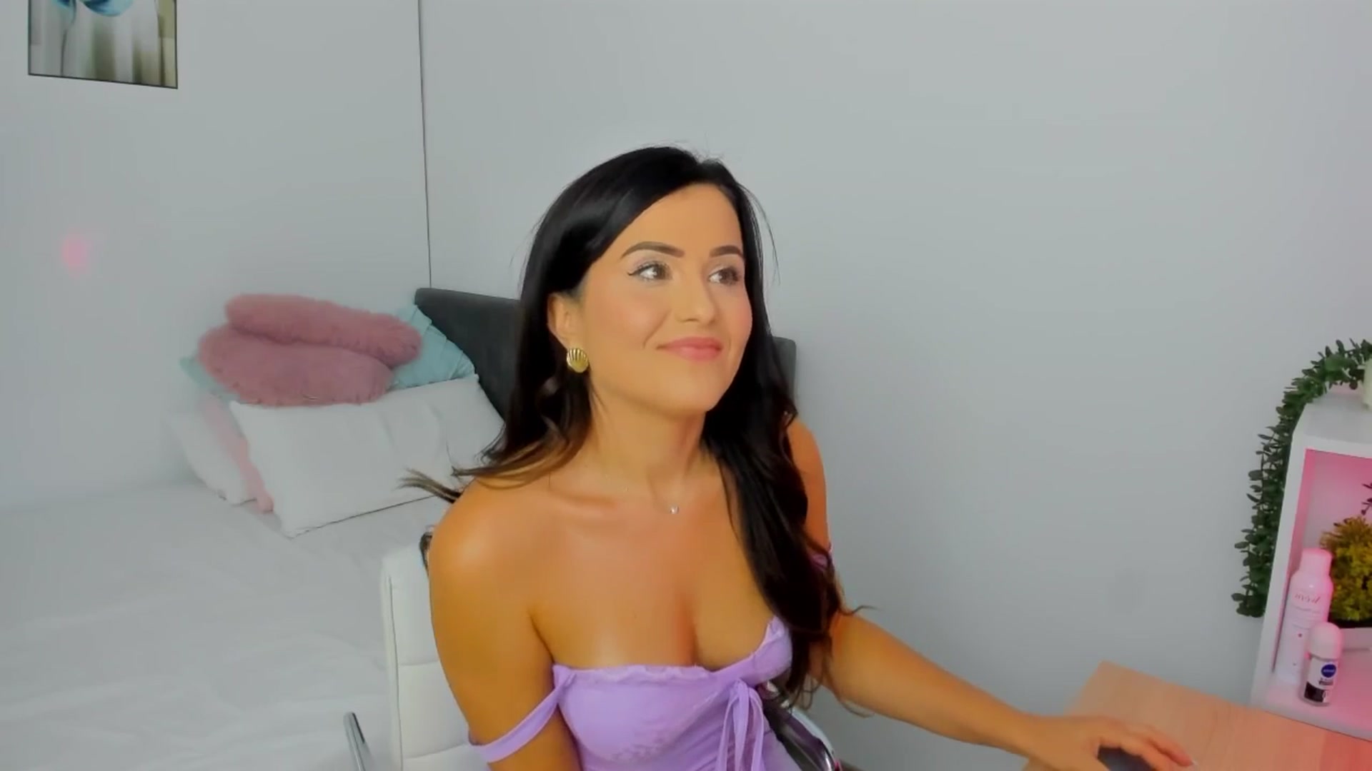 Gallery image thumbnail from Mayaaa's myfreecams stream on, 08/17/2025, 15:56 image 17 of 20