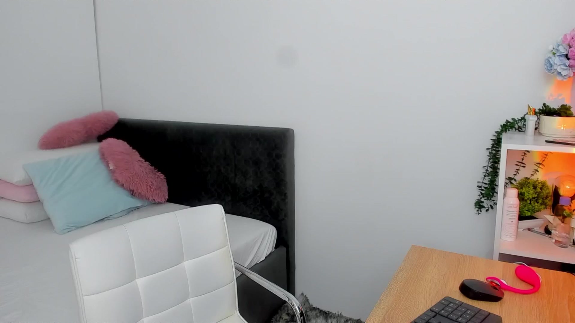 Gallery image thumbnail from Mayaaa's myfreecams stream on, 09/03/2025, 16:30 image 1 of 20