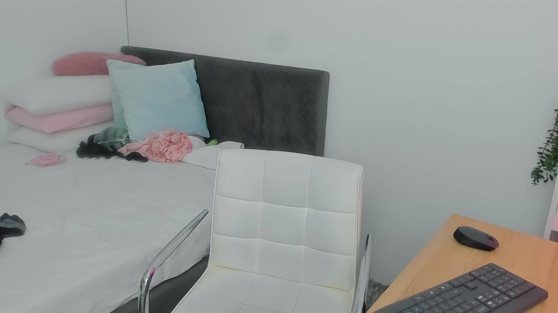 Gallery image thumbnail from Mayaaa's myfreecams stream on, 09/05/2025, 07:46 image 1 of 20