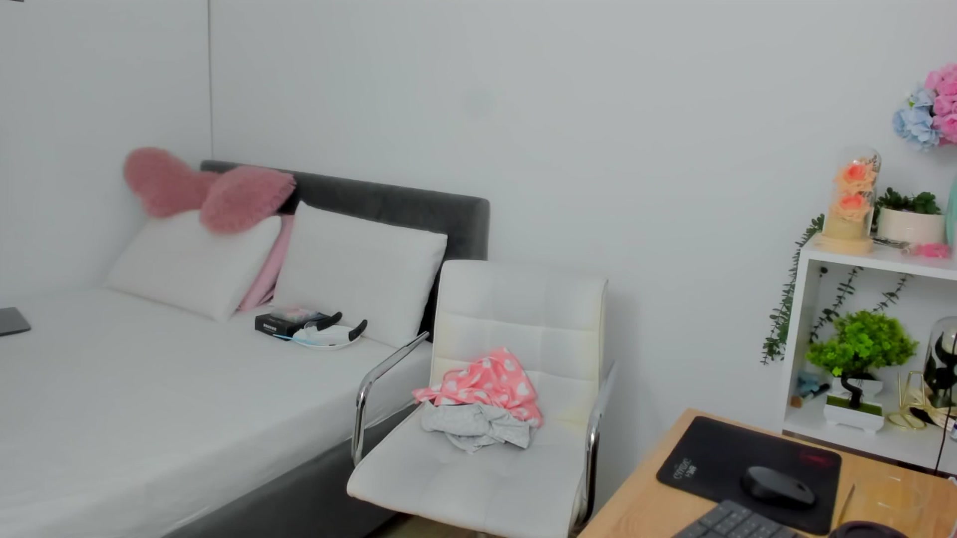Gallery image thumbnail from Mayaaa's myfreecams stream on, 09/13/2025, 05:40 image 3 of 20