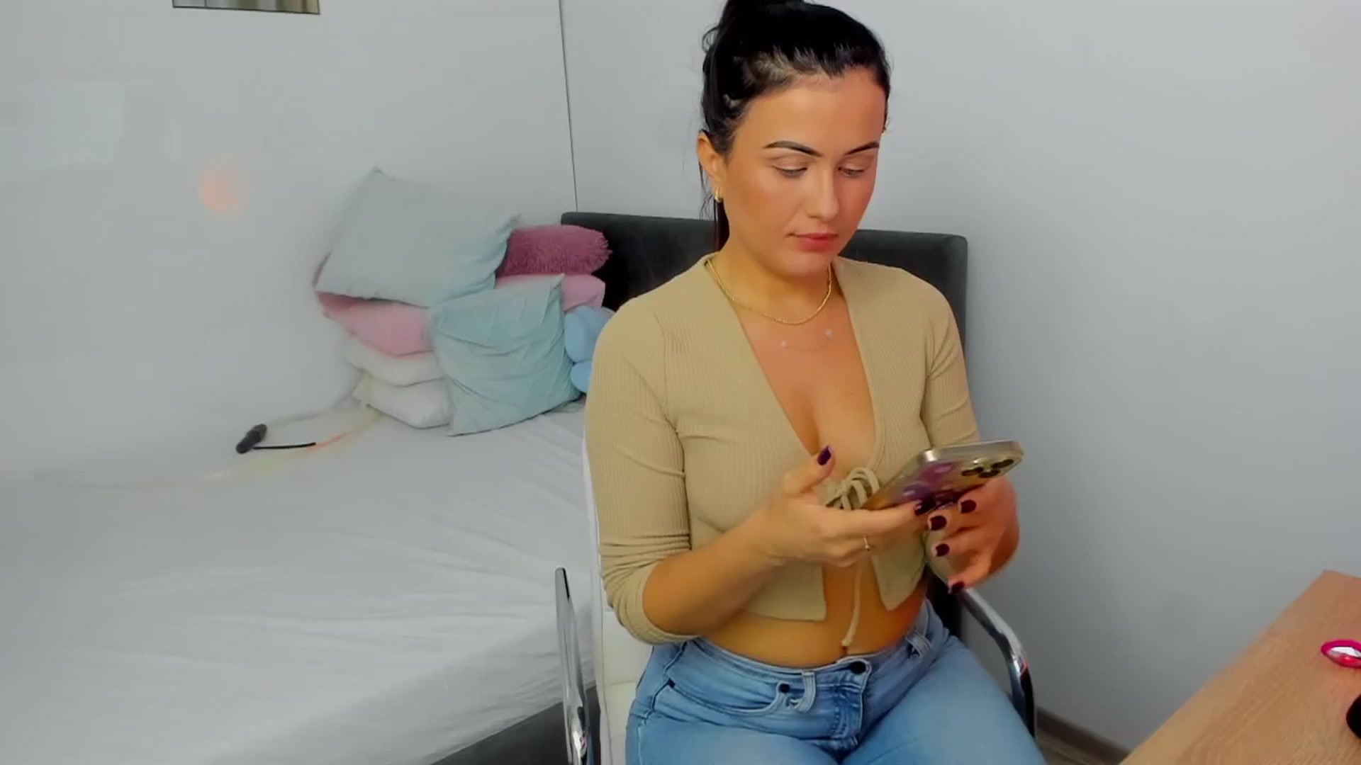 Gallery image thumbnail from Mayaaa's myfreecams stream on, 10/10/2025, 15:22 image 1 of 20
