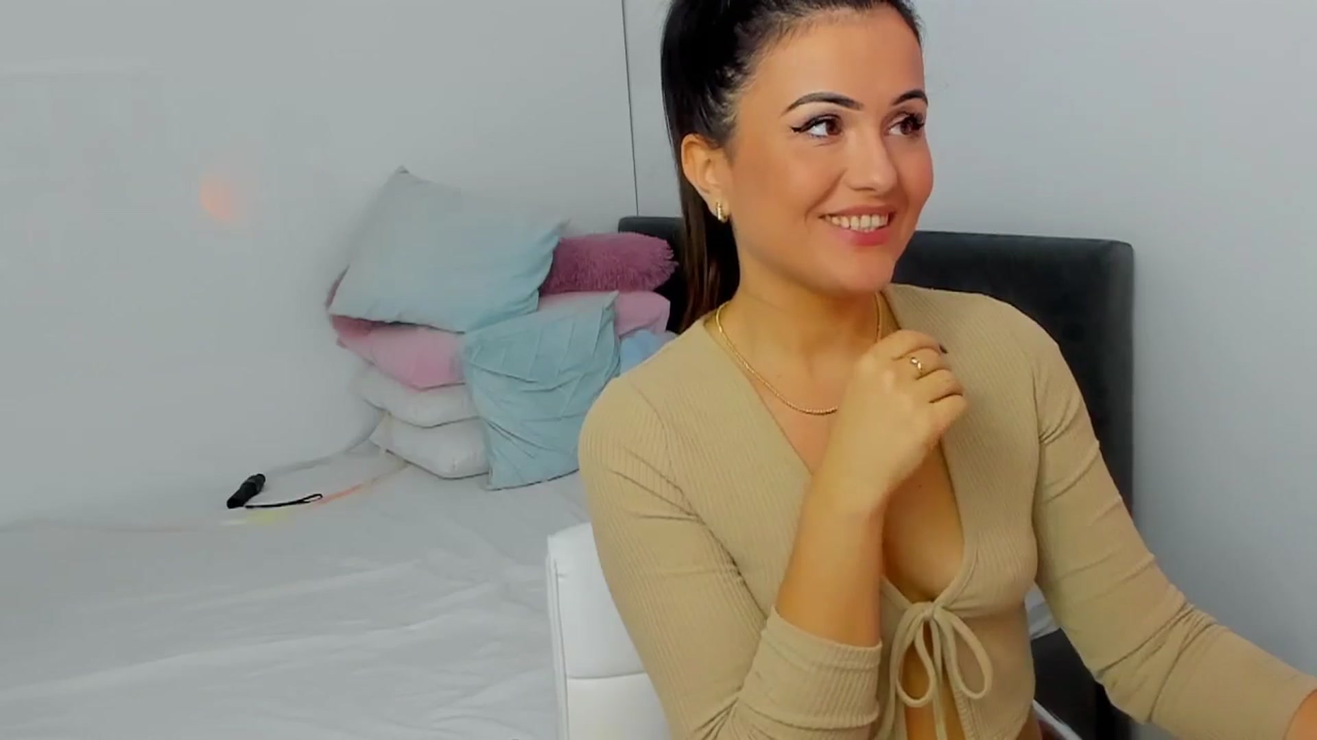 Gallery image thumbnail from Mayaaa's myfreecams stream on, 10/10/2025, 17:00 image 12 of 20