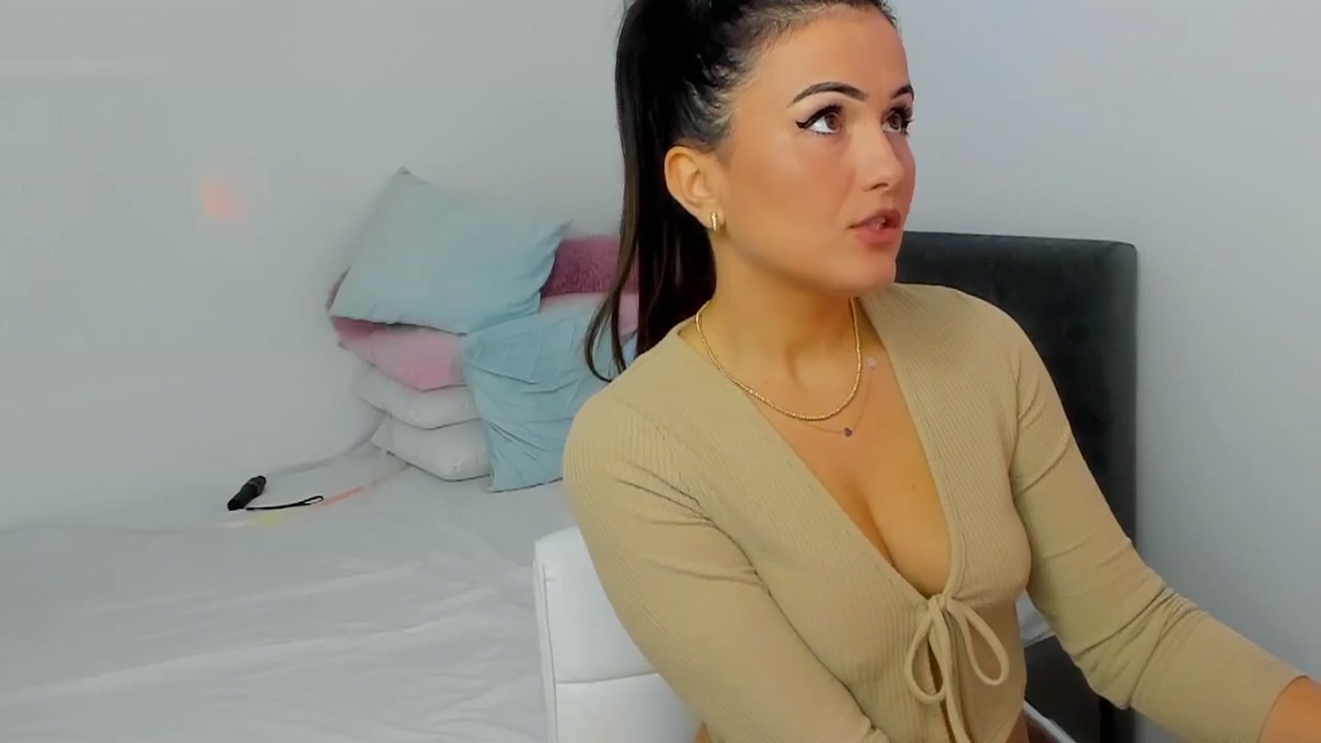 Gallery image thumbnail from Mayaaa's myfreecams stream on, 10/10/2025, 17:00 image 11 of 20