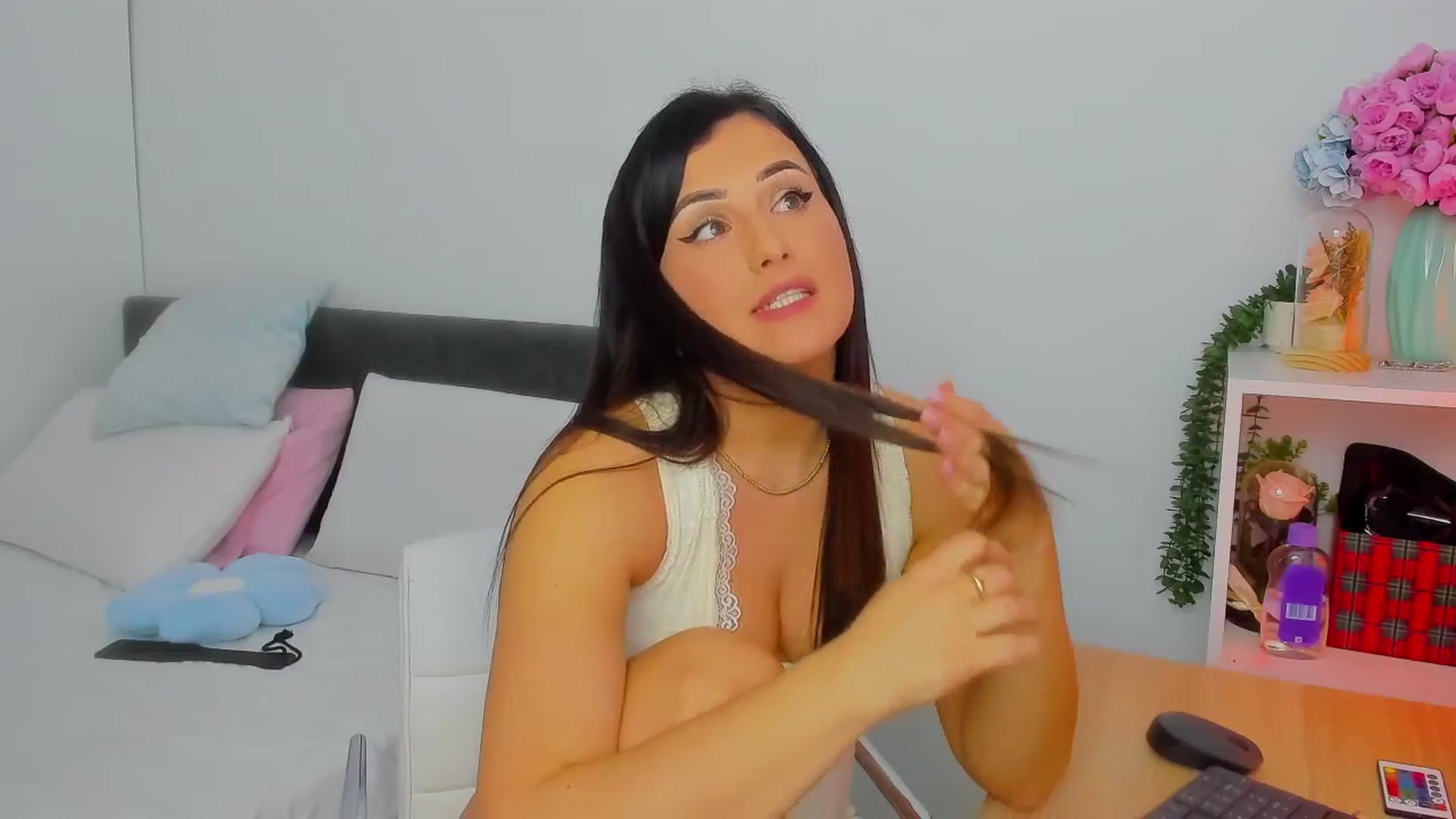 Gallery image thumbnail from Mayaaa's myfreecams stream on, 11/15/2025, 16:44 image 19 of 20