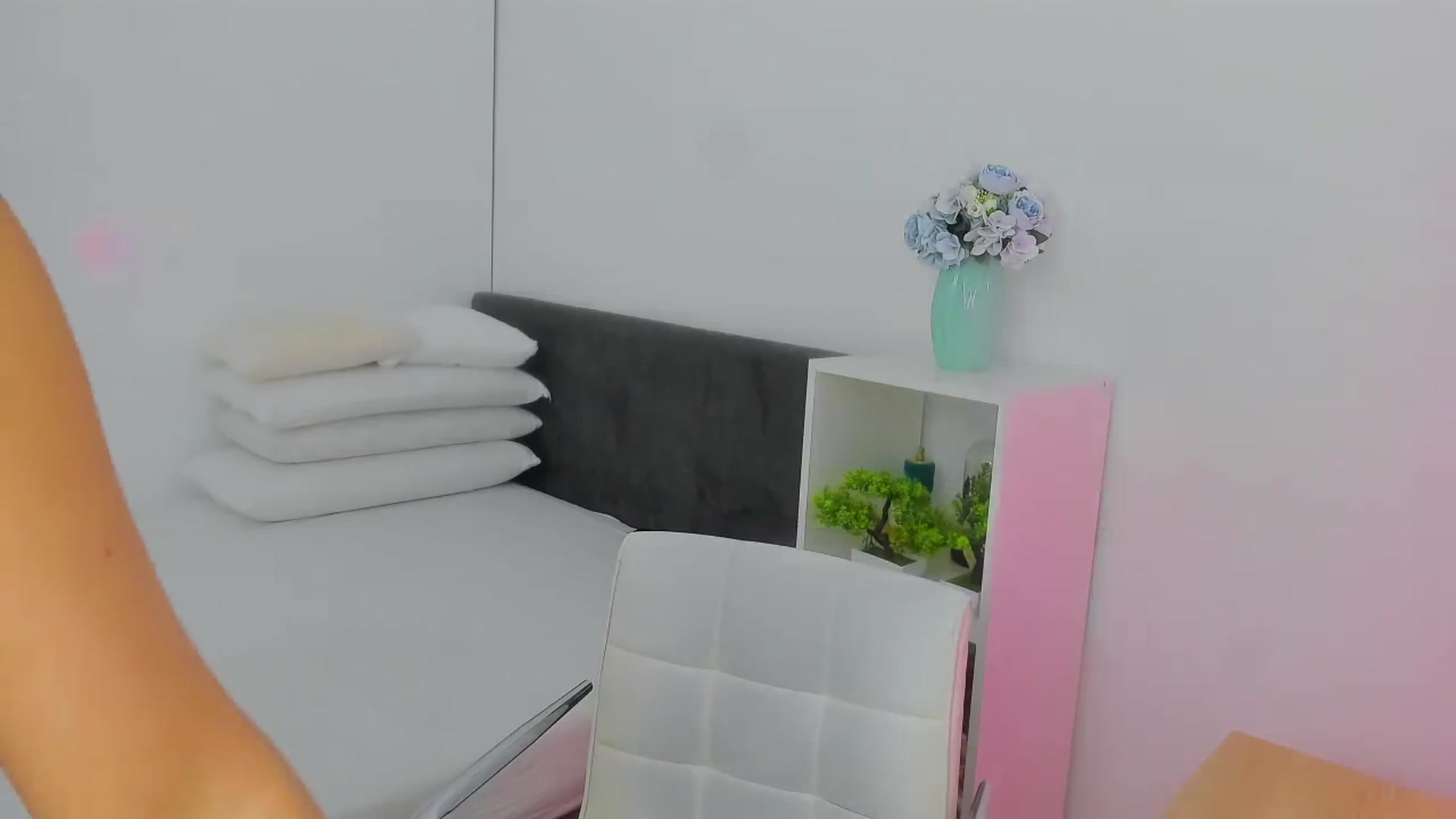 Gallery image thumbnail from Mayaaa's myfreecams stream on, 01/09/2026, 15:04 image 14 of 20