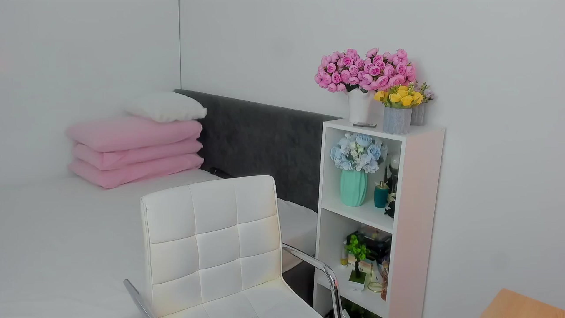 Gallery image thumbnail from Mayaaa's myfreecams stream on, 01/23/2026, 18:49 image 4 of 20