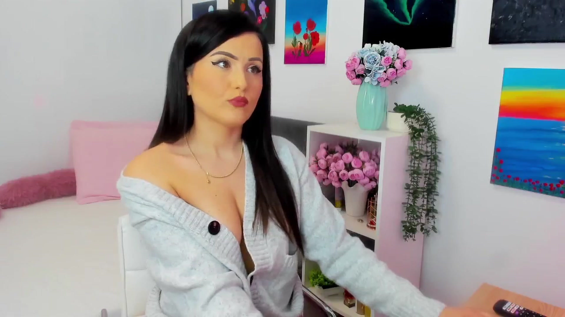 Gallery image thumbnail from Mayaaa's myfreecams stream on, 02/25/2026, 15:53 image 12 of 20