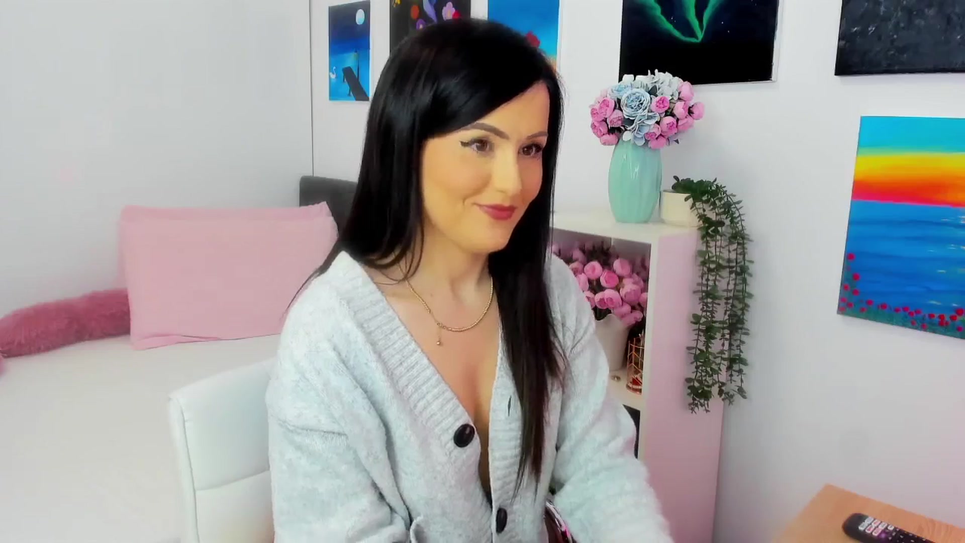 Gallery image thumbnail from Mayaaa's myfreecams stream on, 02/25/2026, 15:53 image 15 of 20