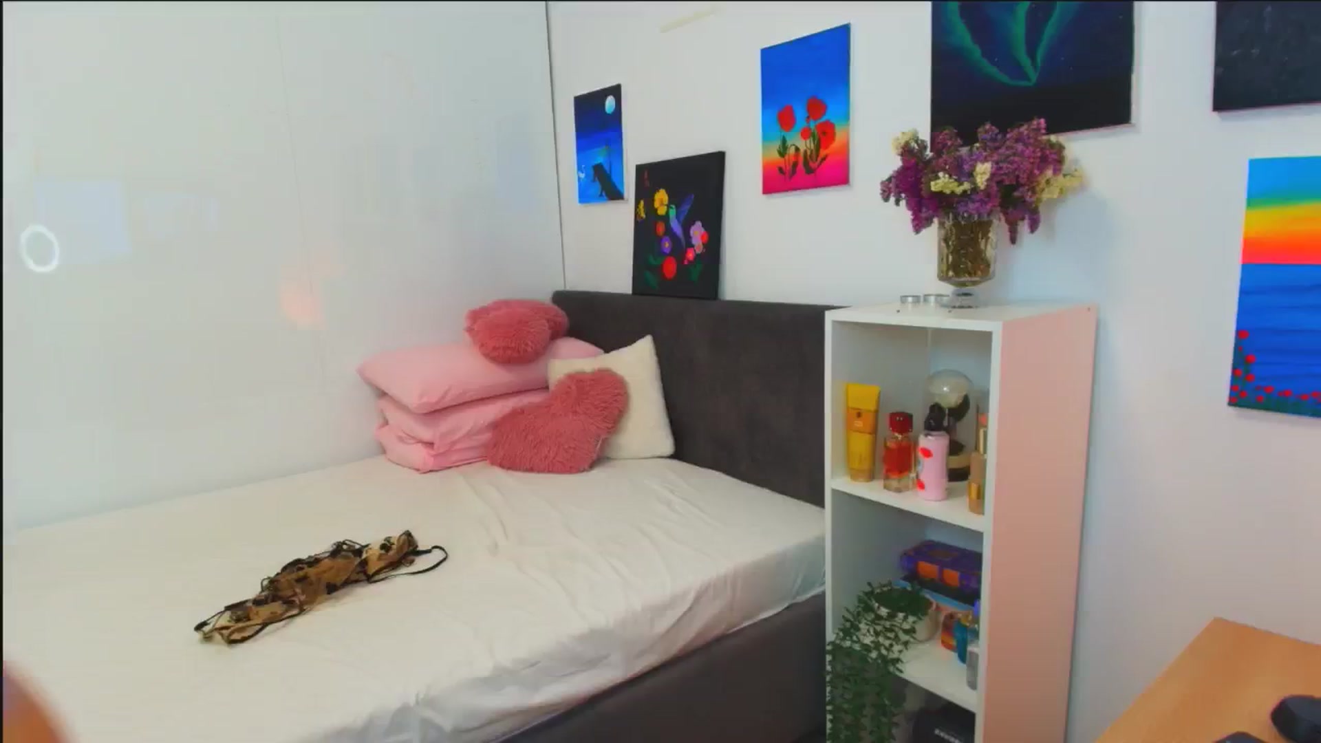 Gallery image thumbnail from Mayaaa's myfreecams stream on, 04/25/2026, 16:57 image 2 of 20