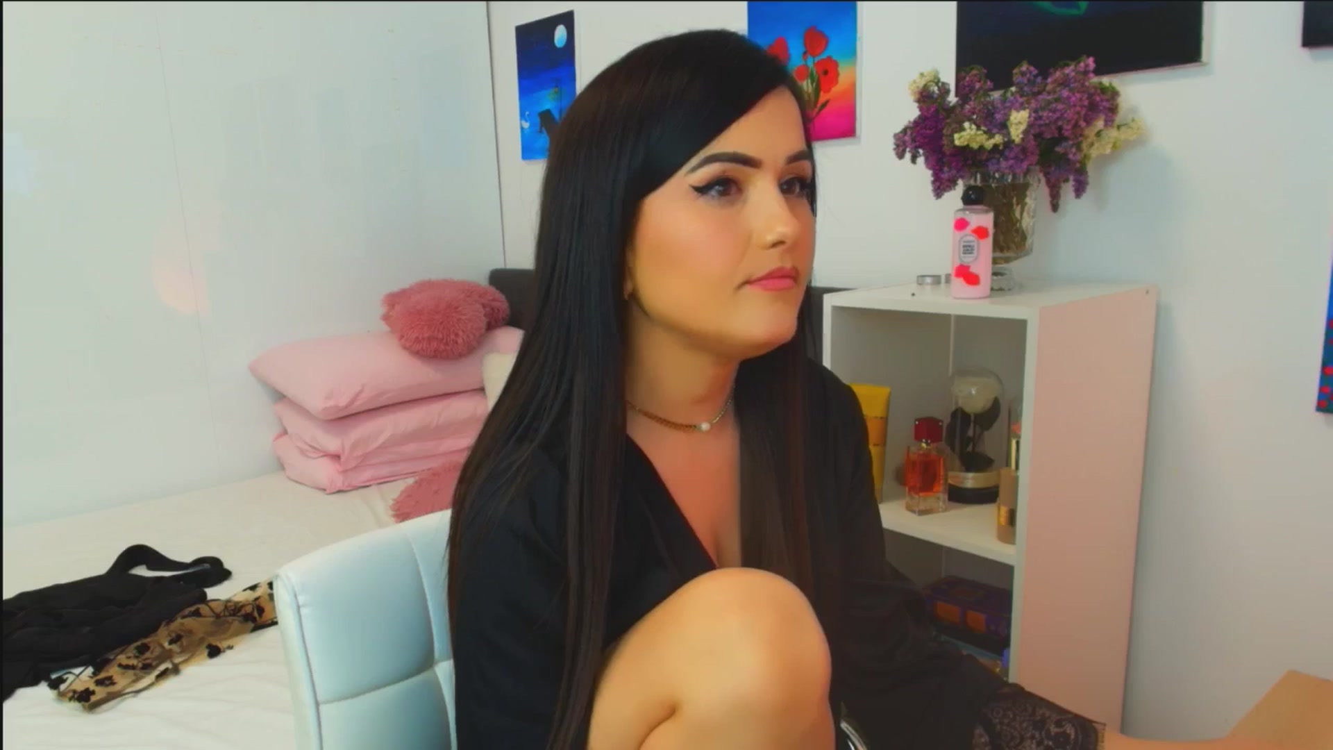 Gallery image thumbnail from Mayaaa's myfreecams stream on, 04/25/2026, 16:57 image 17 of 20