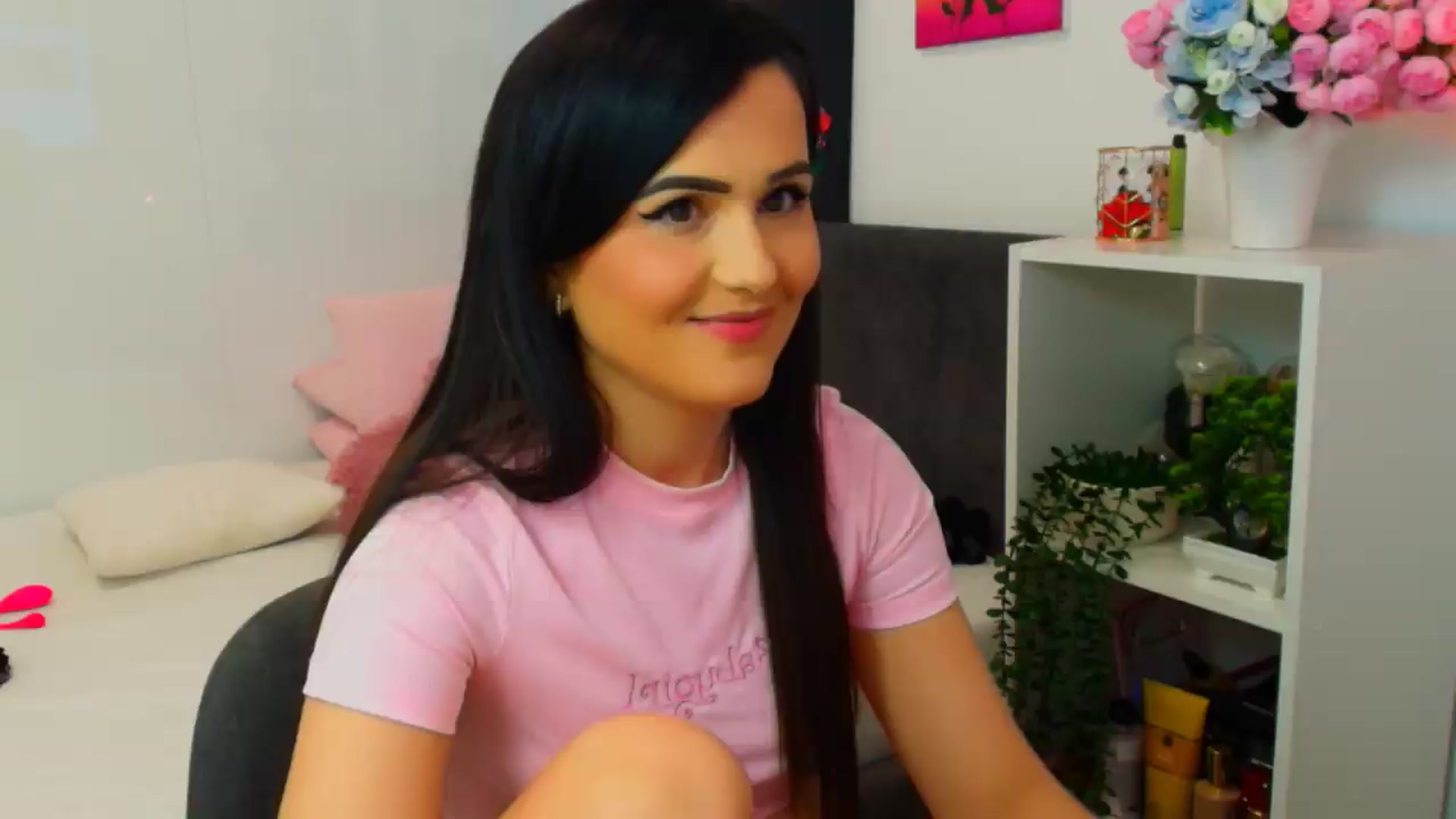 Gallery image thumbnail from Mayaaa's myfreecams stream on, 05/07/2026, 16:04 image 14 of 20