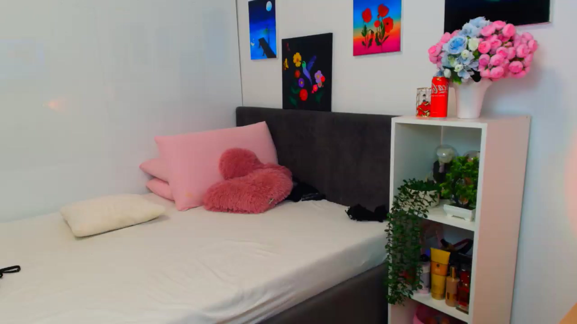 Gallery image thumbnail from Mayaaa's myfreecams stream on, 05/08/2026, 14:47 image 9 of 20