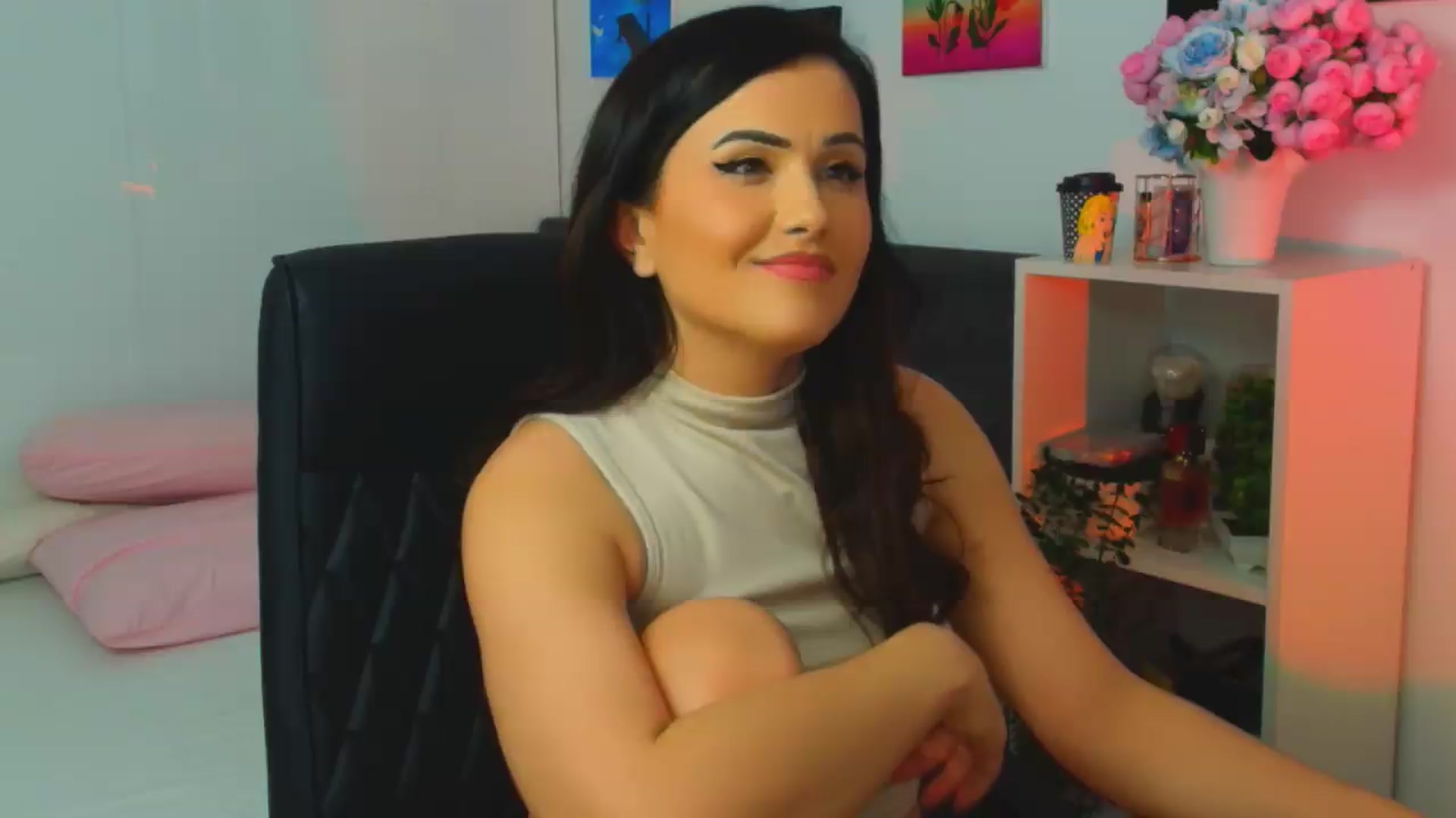 Gallery image thumbnail from Mayaaa's myfreecams stream on, 05/10/2026, 15:18 image 5 of 20