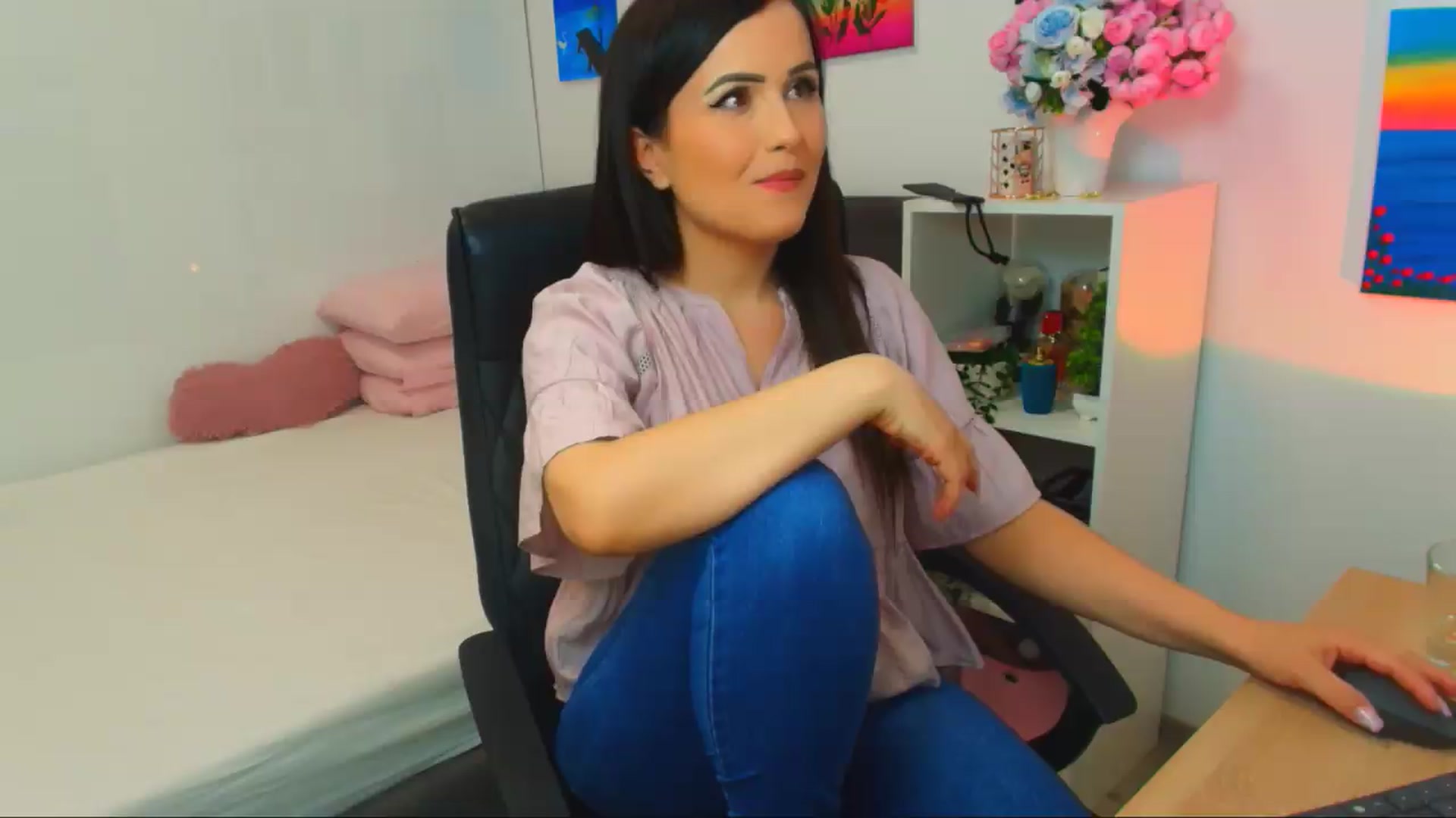 Gallery image thumbnail from Mayaaa's myfreecams stream on, 05/16/2026, 16:43 image 17 of 20