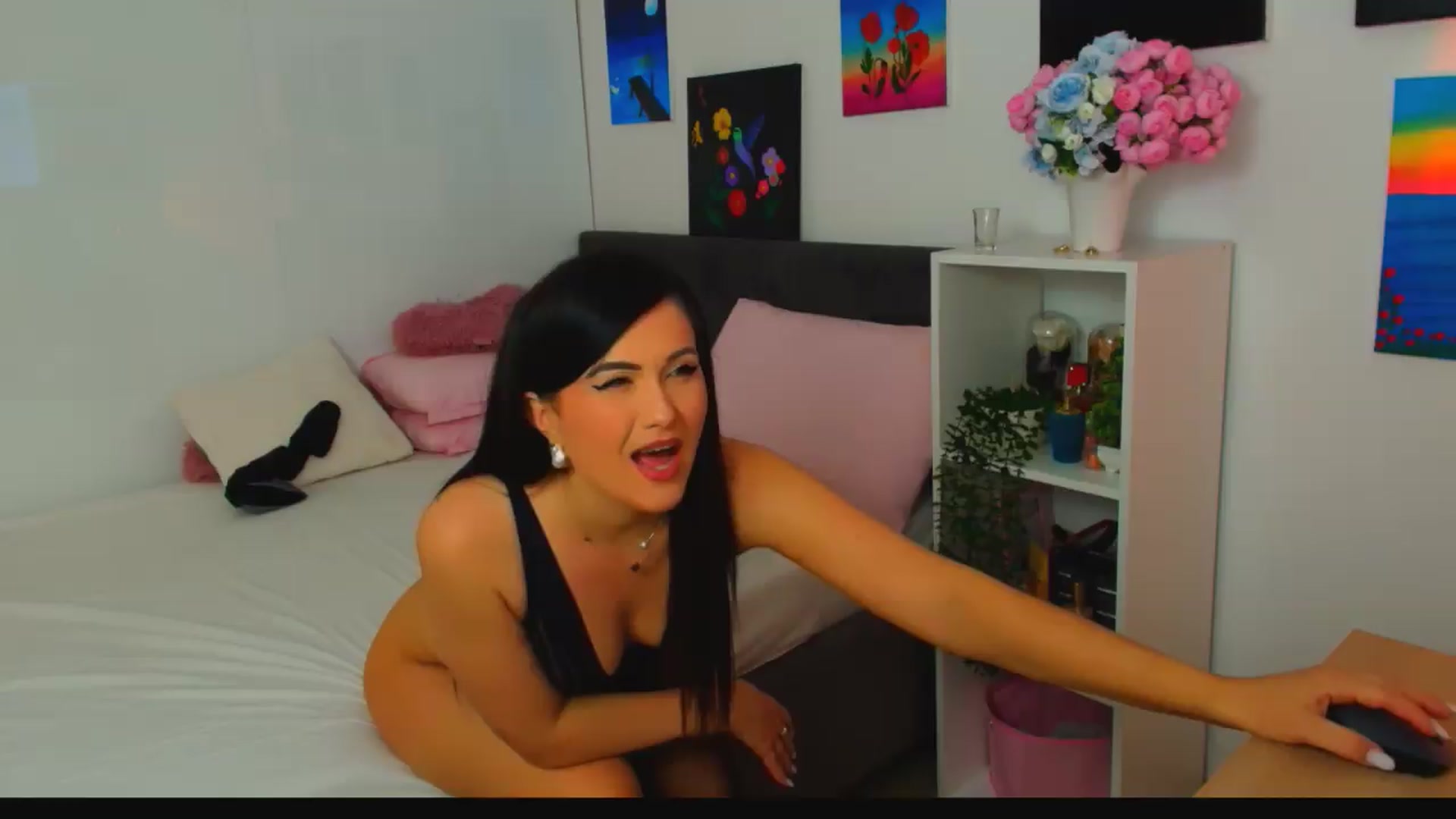 Gallery image thumbnail from Mayaaa's myfreecams stream on, 05/28/2026, 17:04 image 16 of 20
