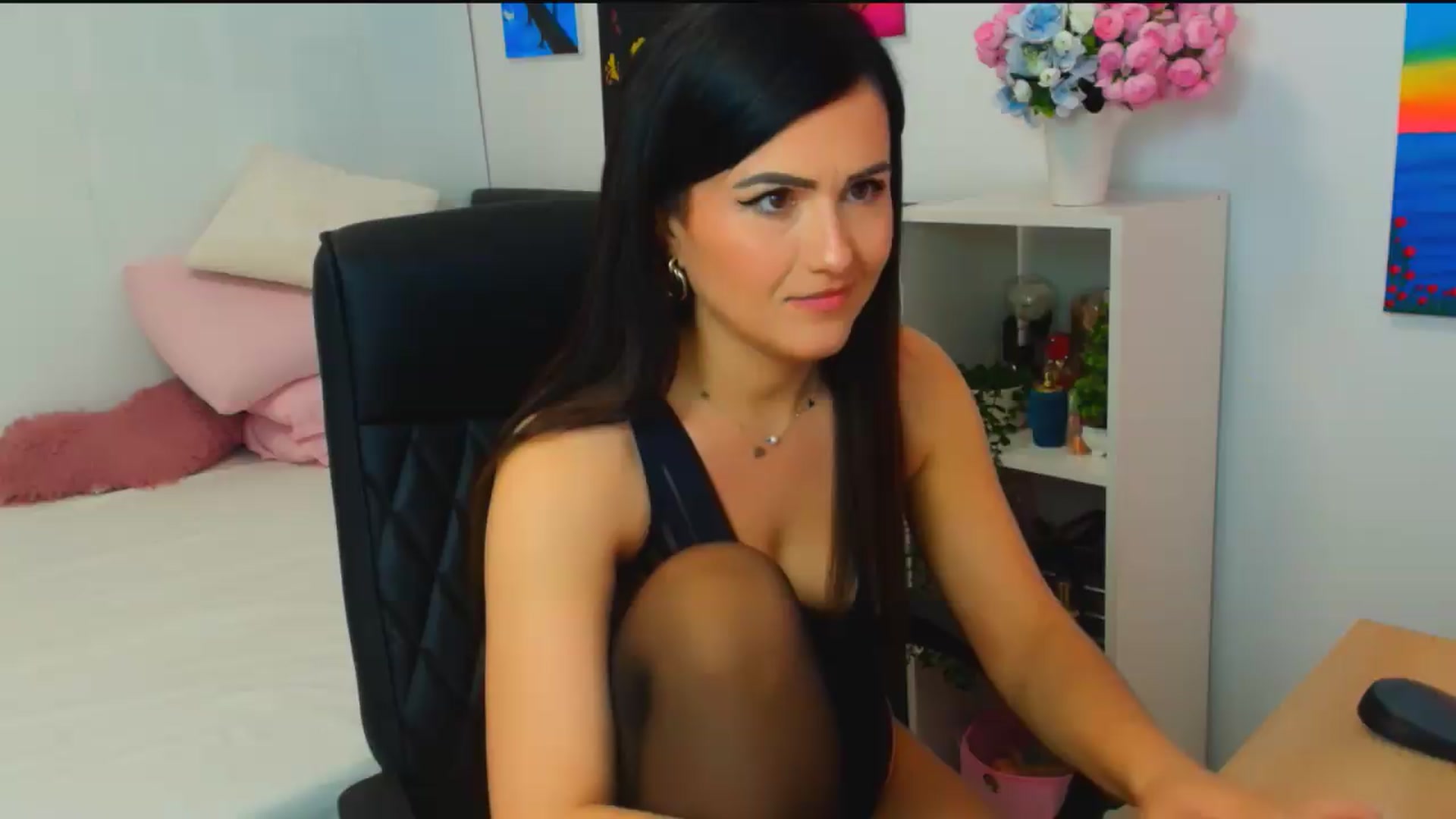 Gallery image thumbnail from Mayaaa's myfreecams stream on, 05/29/2026, 16:53 image 17 of 20
