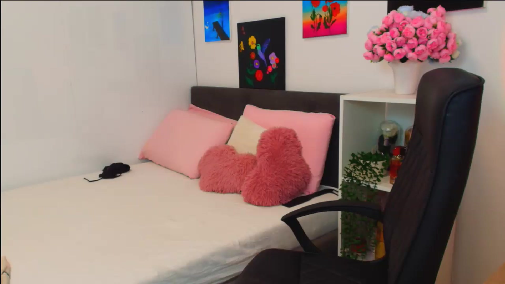 Gallery image thumbnail from Mayaaa's myfreecams stream on, 06/03/2026, 15:54 image 2 of 20