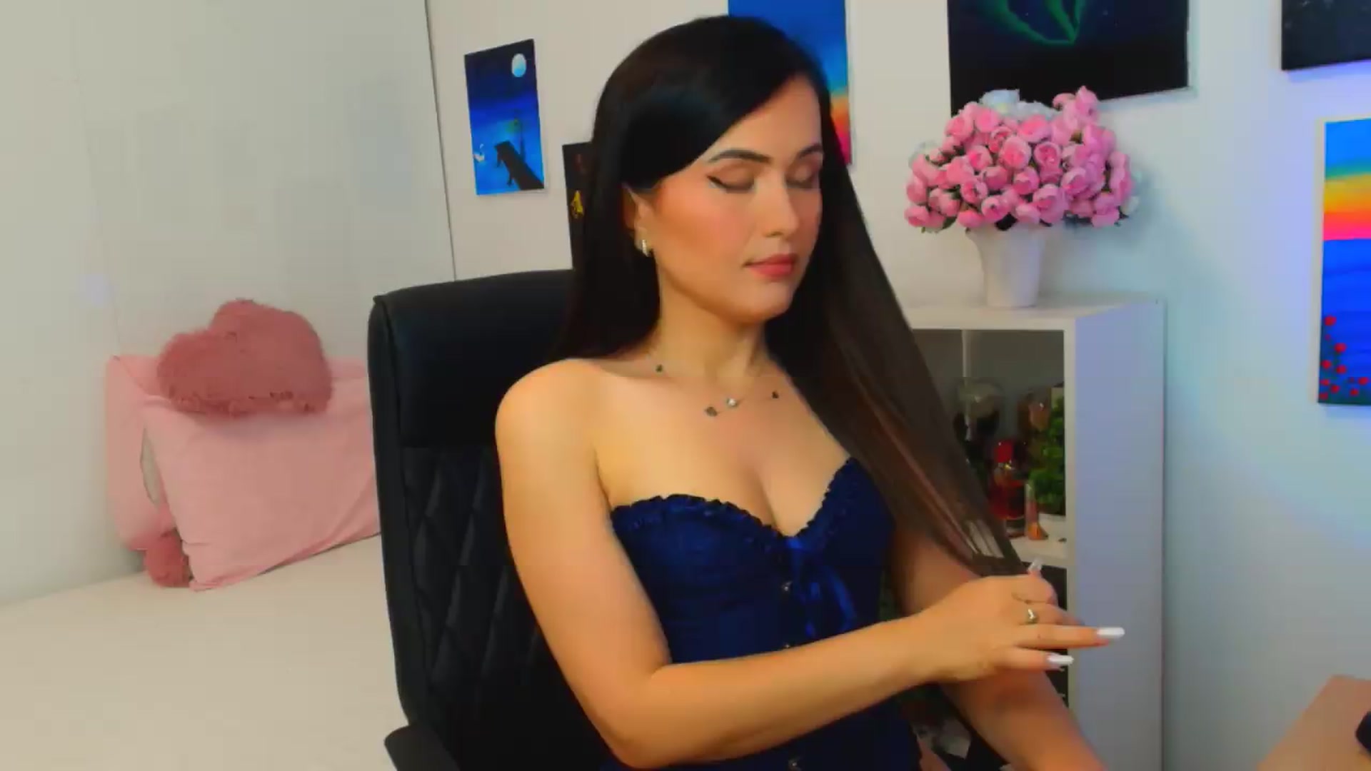 Gallery image thumbnail from Mayaaa's myfreecams stream on, 06/05/2026, 14:04 image 7 of 20
