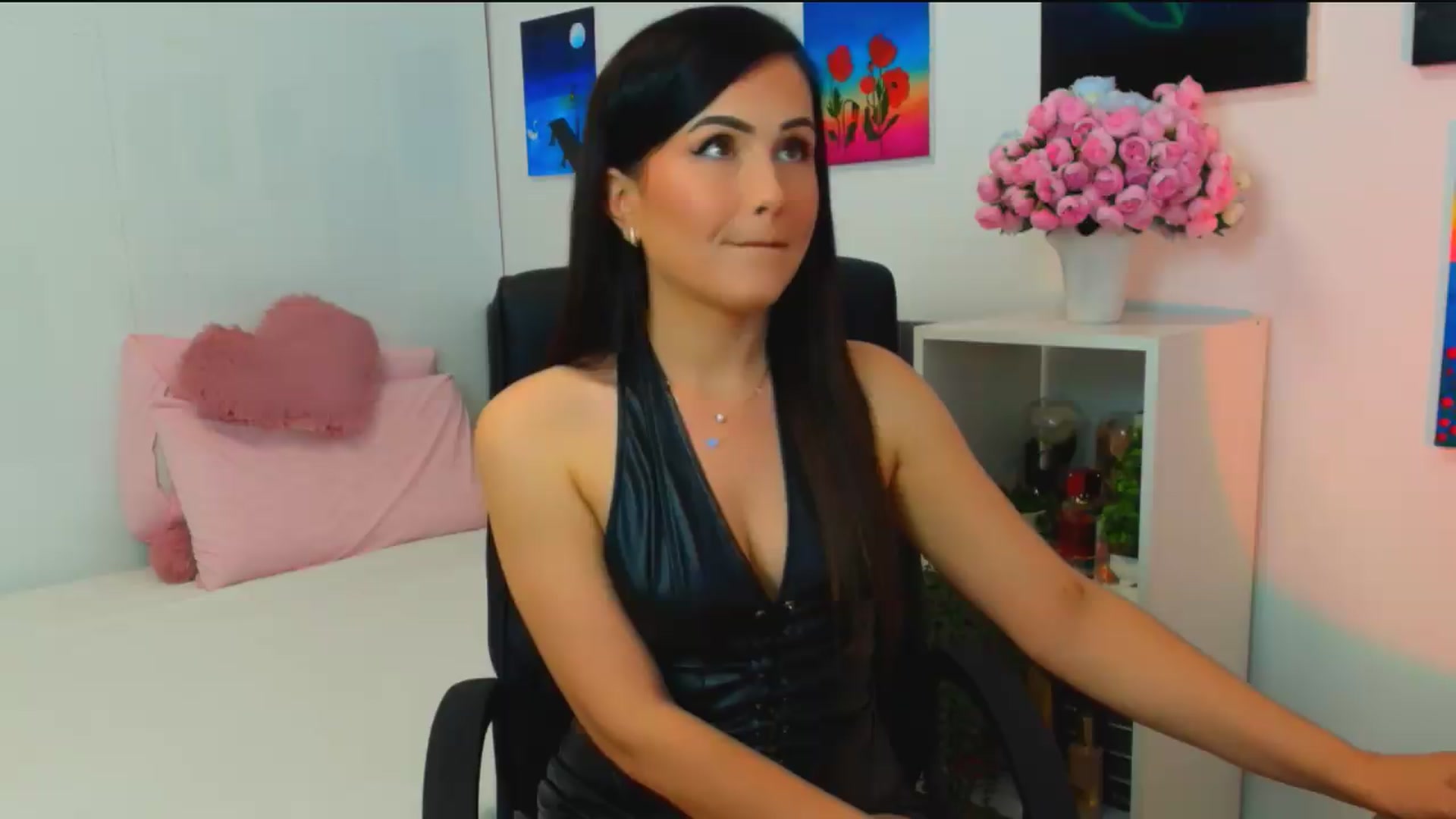 Gallery image thumbnail from Mayaaa's myfreecams stream on, 06/10/2026, 13:47 image 3 of 20
