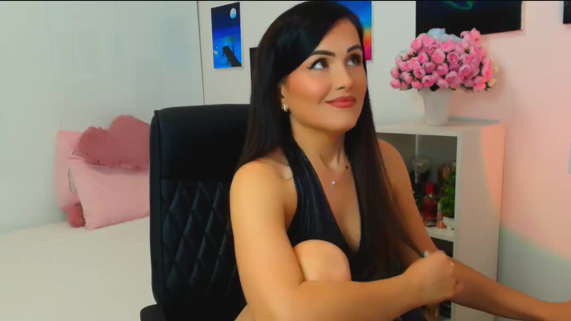Gallery image thumbnail from Mayaaa's myfreecams stream on, 06/10/2026, 13:47 image 15 of 20