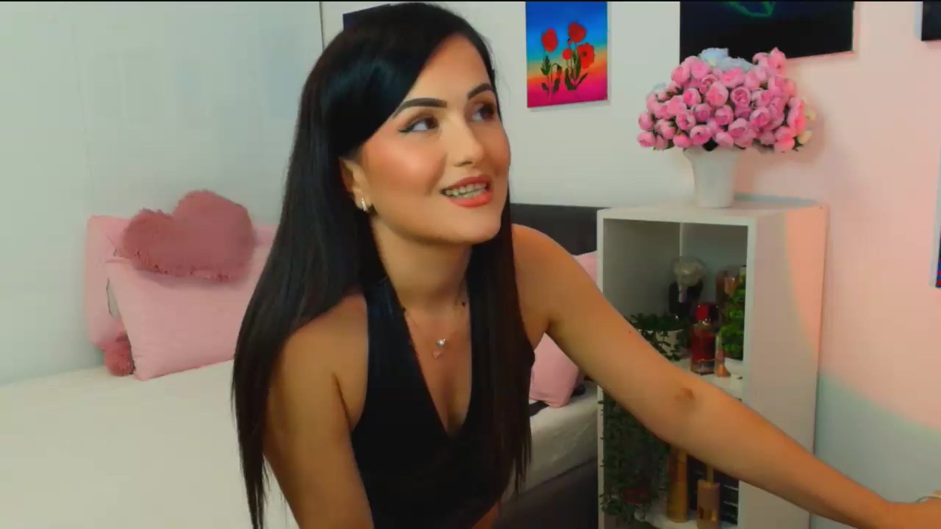 Gallery image thumbnail from Mayaaa's myfreecams stream on, 06/10/2026, 13:47 image 10 of 20