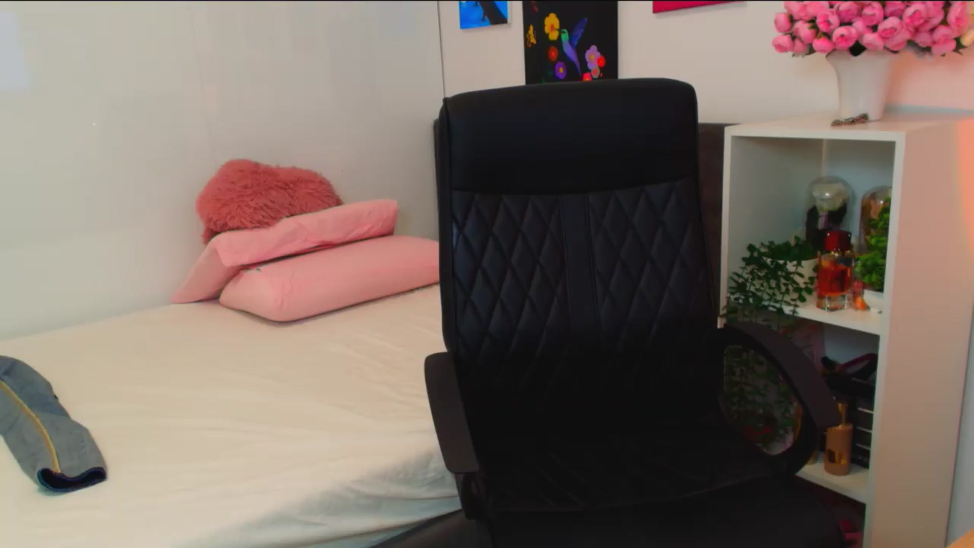 Gallery image thumbnail from Mayaaa's myfreecams stream on, 06/12/2026, 17:23 image 19 of 20