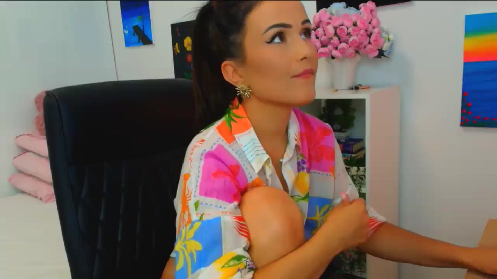 Gallery image thumbnail from Mayaaa's myfreecams stream on, 06/28/2026, 12:57 image 18 of 20