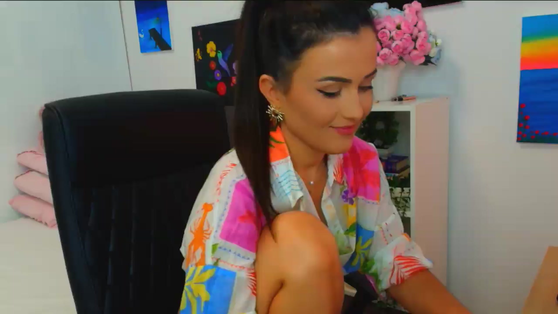 Gallery image thumbnail from Mayaaa's myfreecams stream on, 06/28/2026, 12:57 image 17 of 20