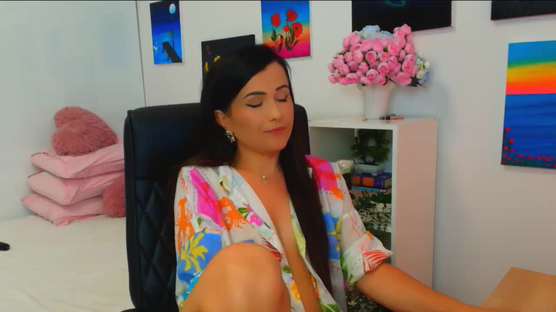 Gallery image thumbnail from Mayaaa's myfreecams stream on, 06/28/2026, 14:58 image 10 of 20
