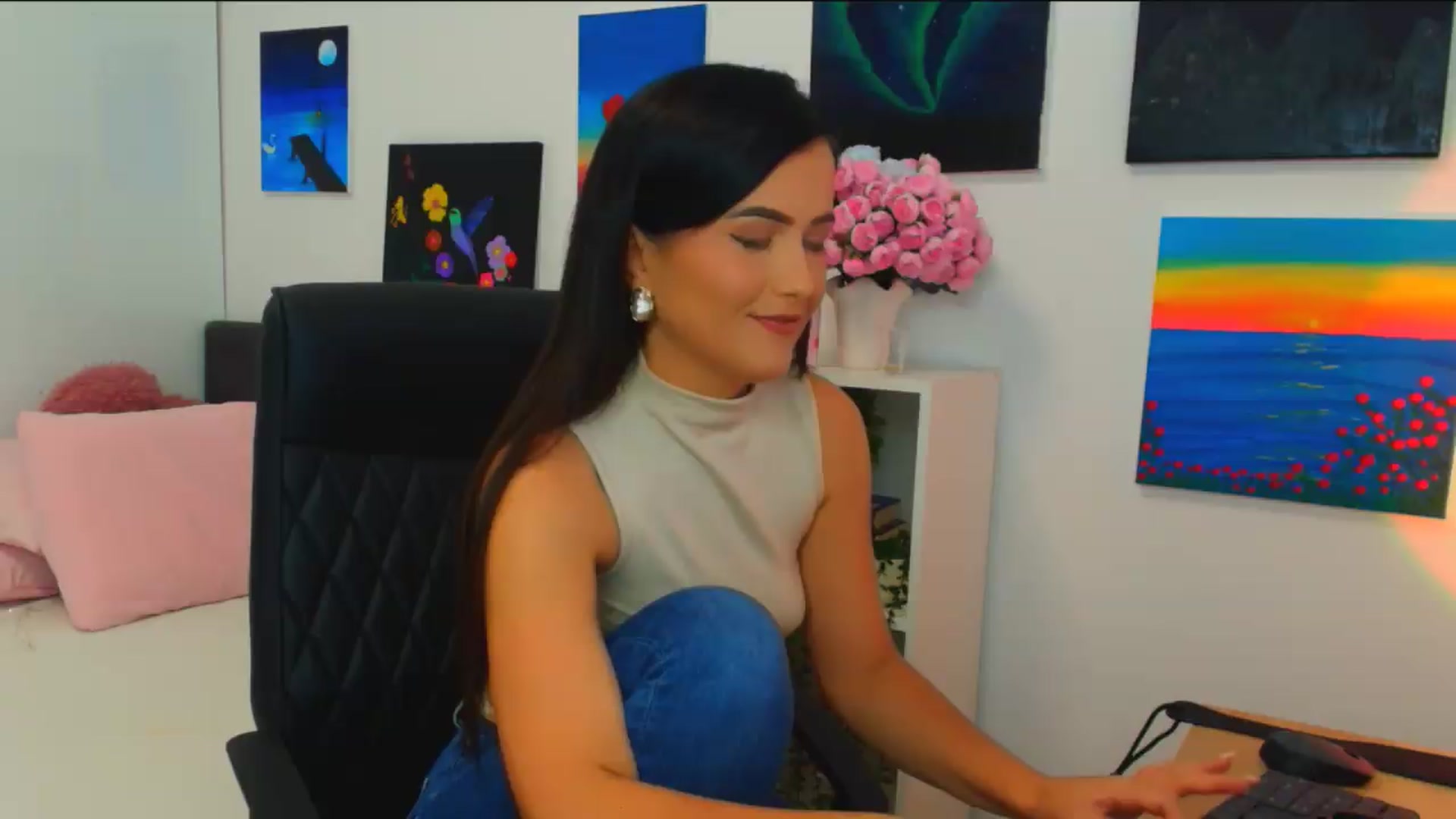 Gallery image thumbnail from Mayaaa's myfreecams stream on, 07/24/2026, 14:55 image 6 of 20